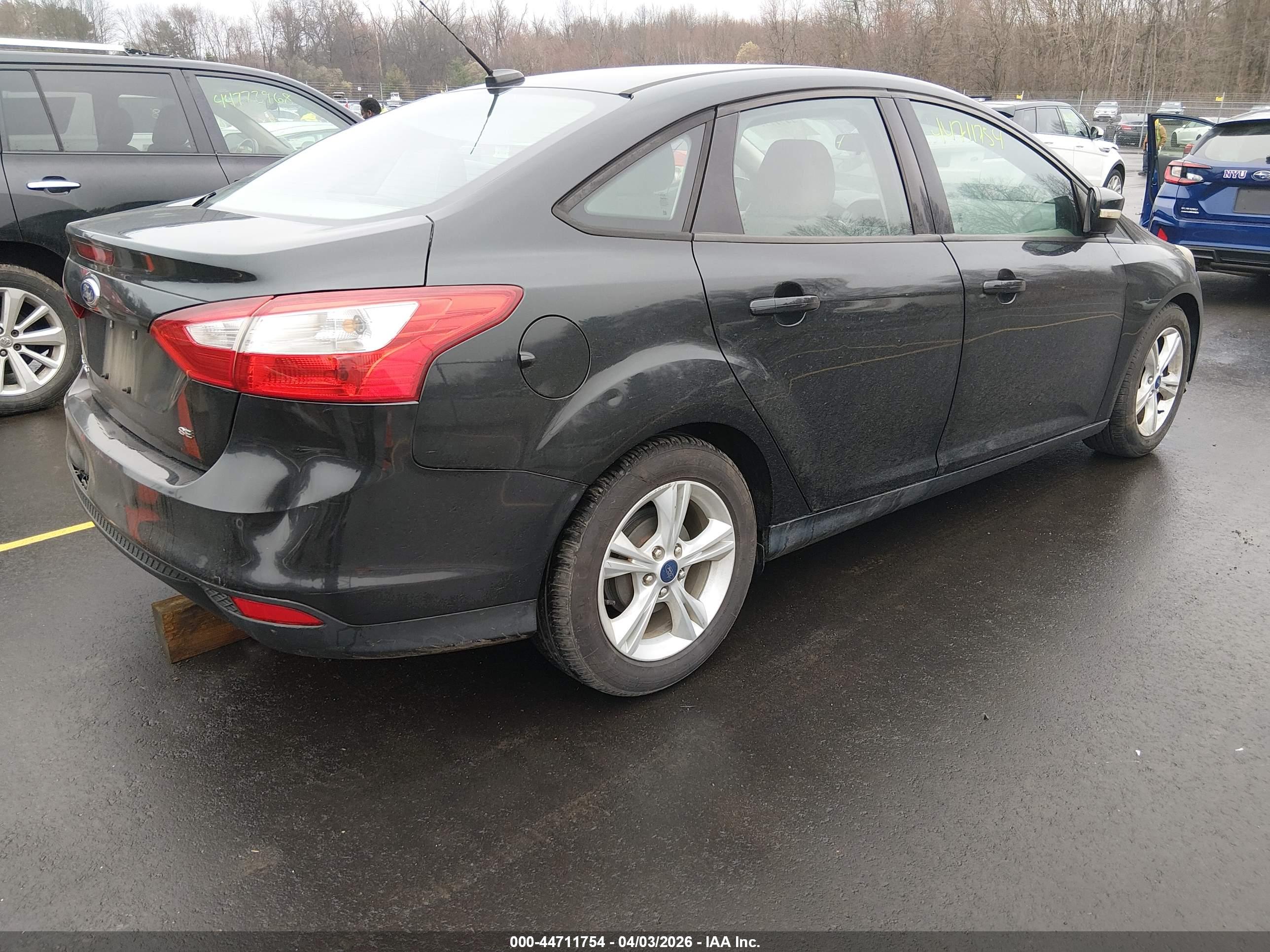 FORD FOCUS image 4