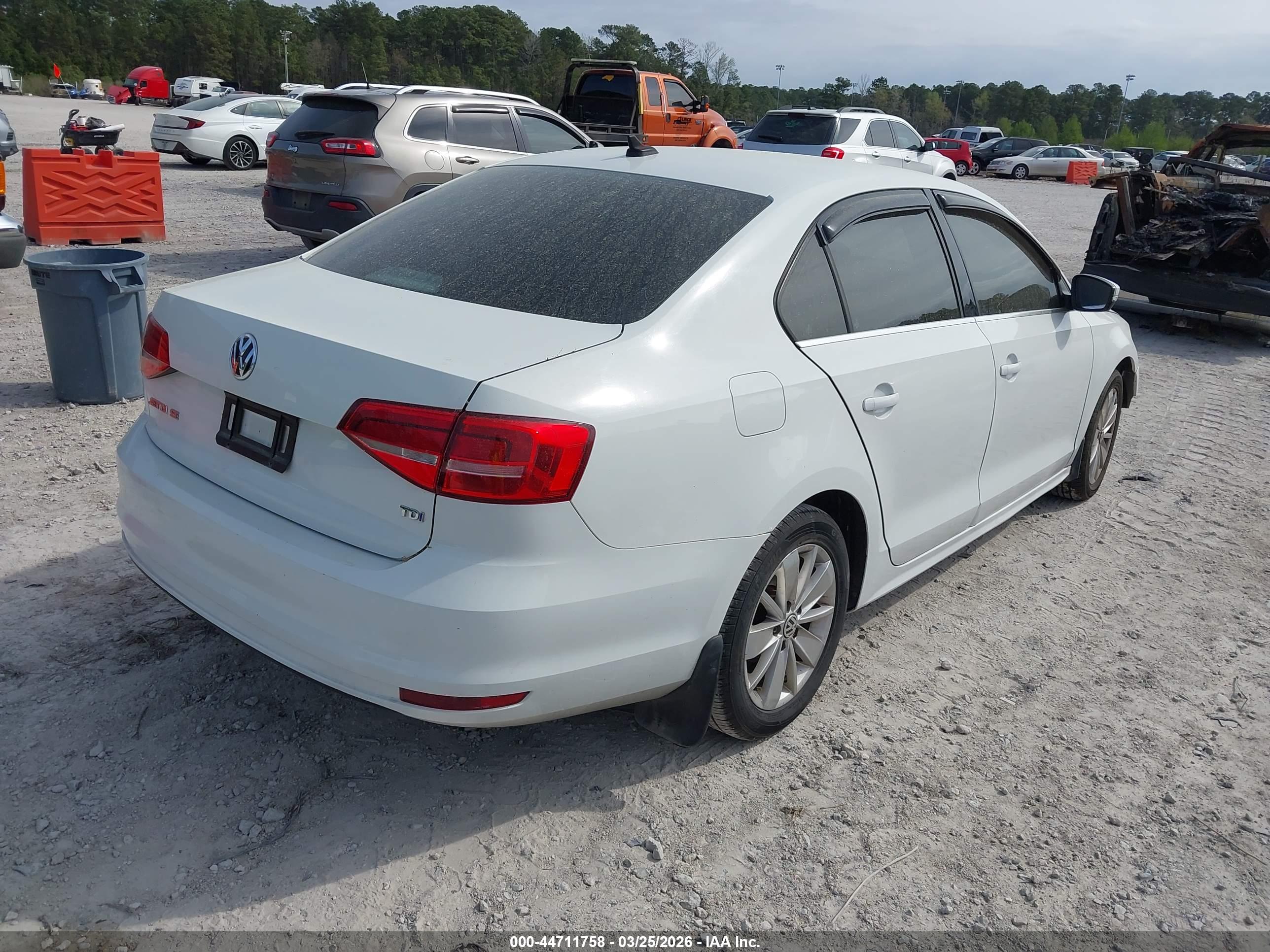 VOLKSWAGEN JETTA image 4