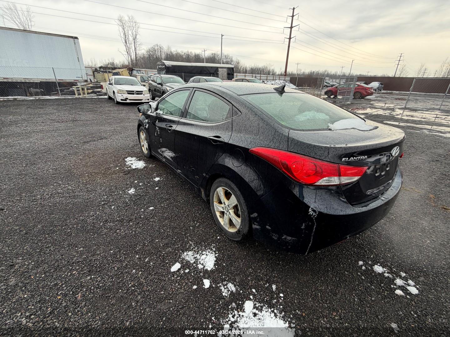 HYUNDAI ELANTRA image 3