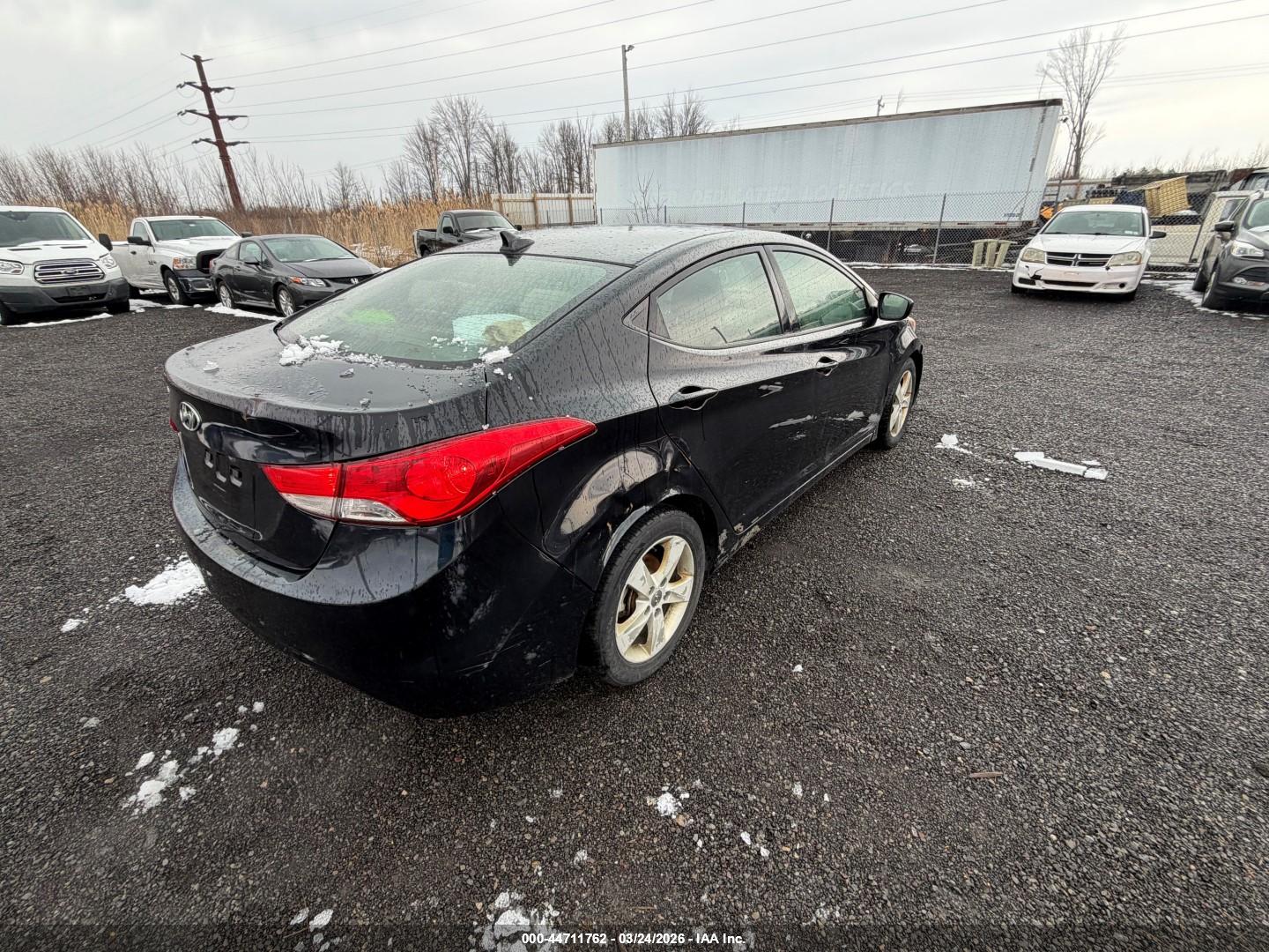 HYUNDAI ELANTRA image 4