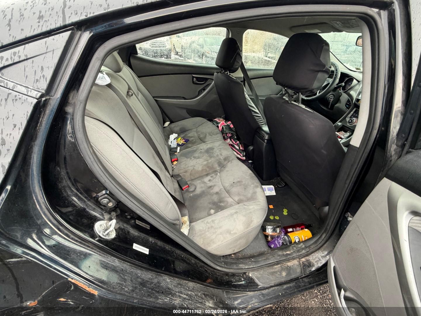 HYUNDAI ELANTRA image 8