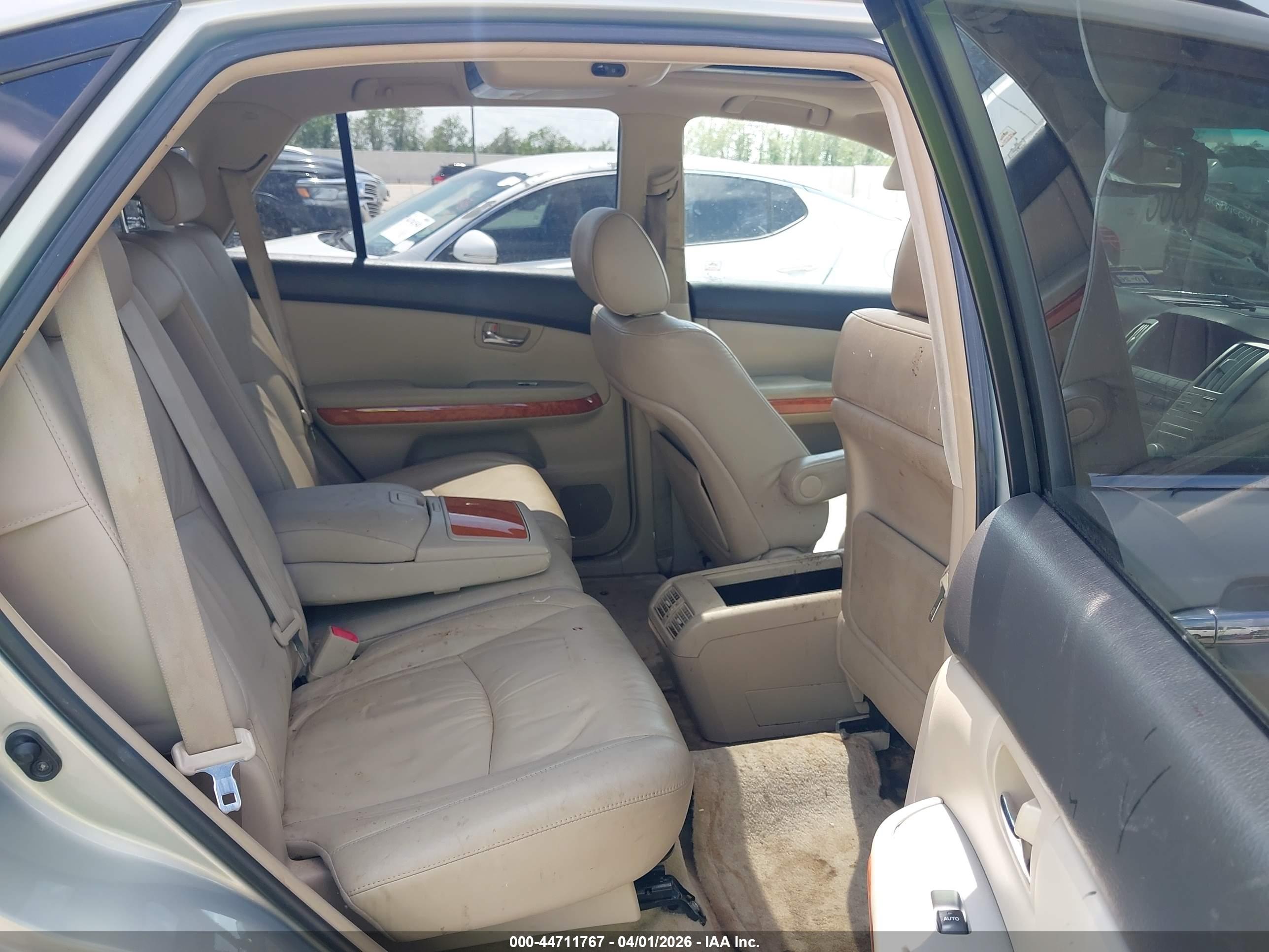 LEXUS RX image 8