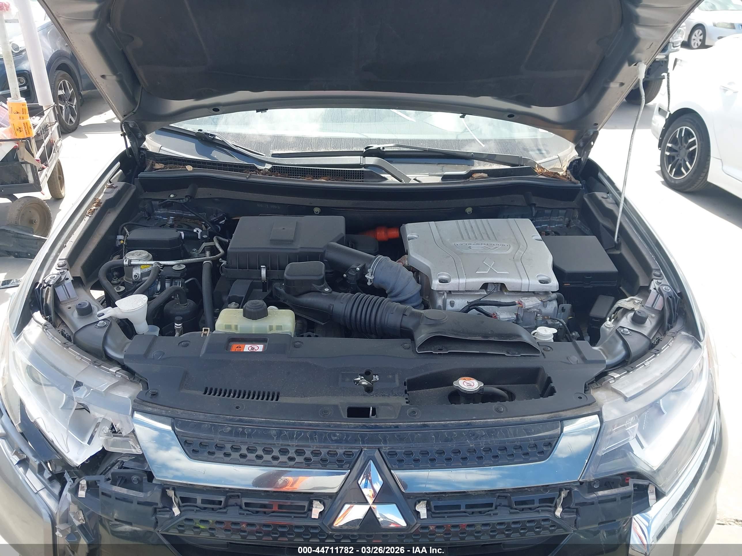 MITSUBISHI OUTLANDER image 10