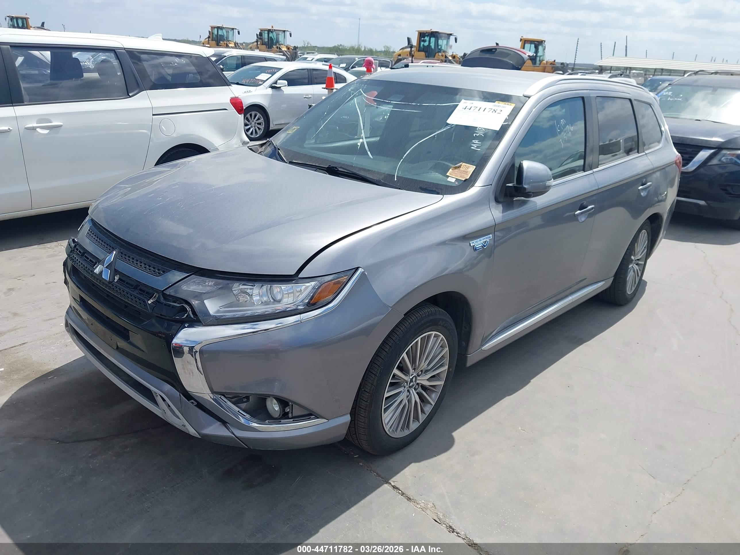 MITSUBISHI OUTLANDER image 2