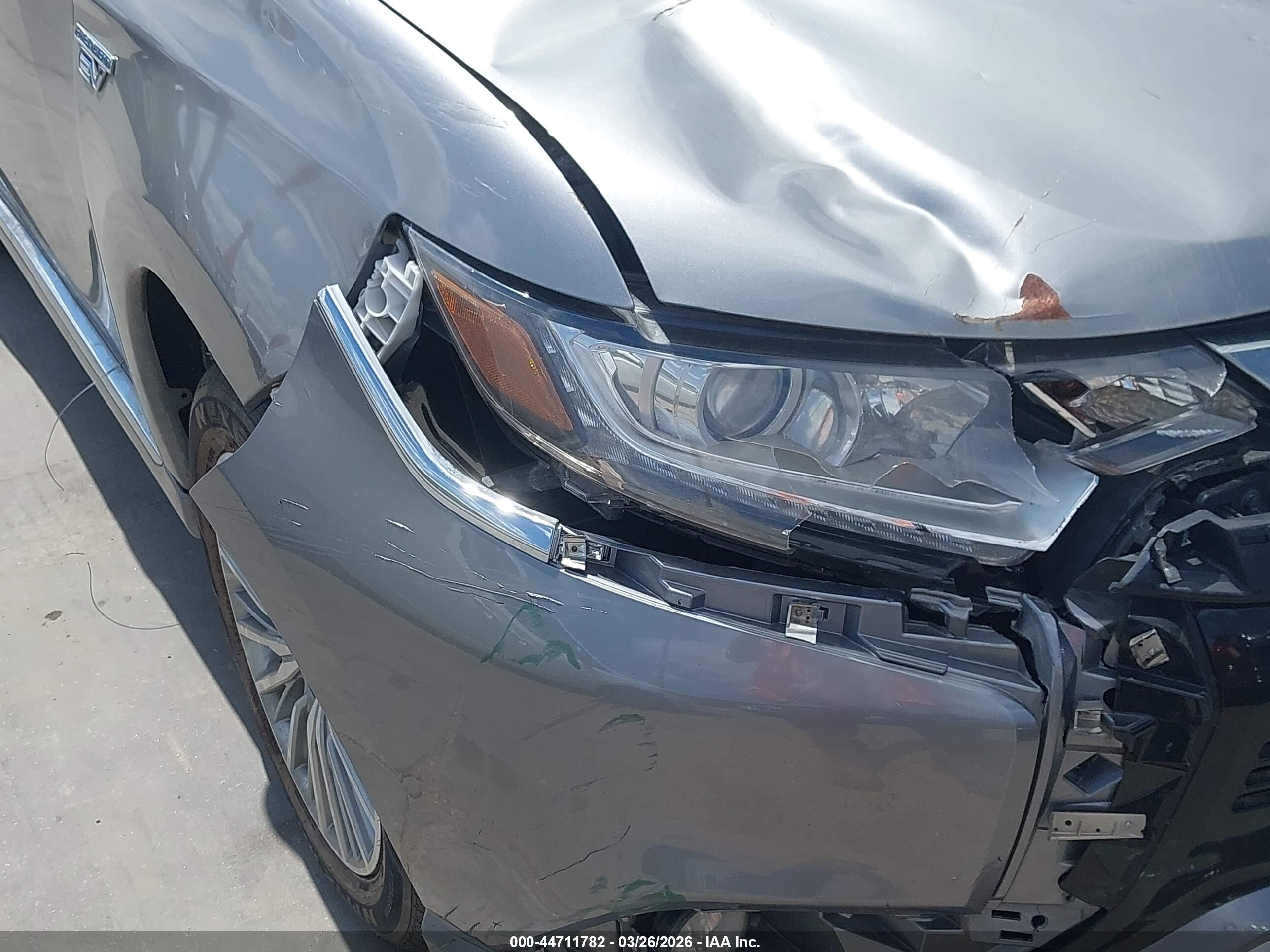 MITSUBISHI OUTLANDER image 6