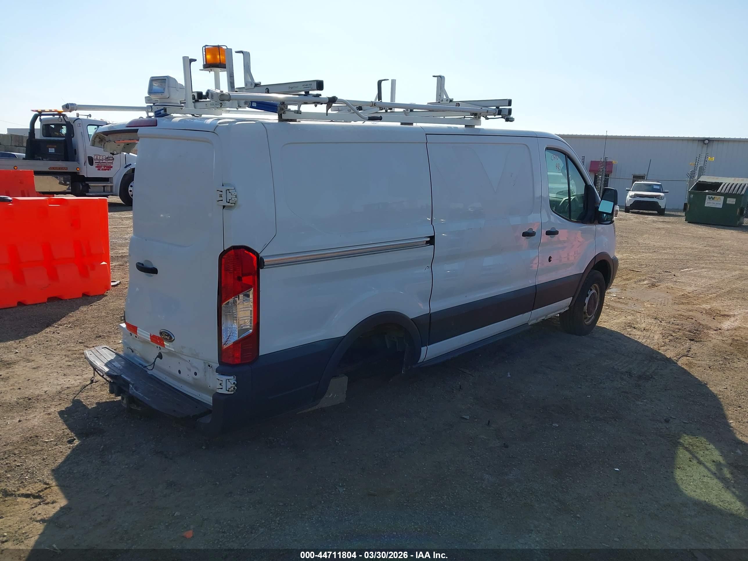 FORD TRANSIT-250 image 4