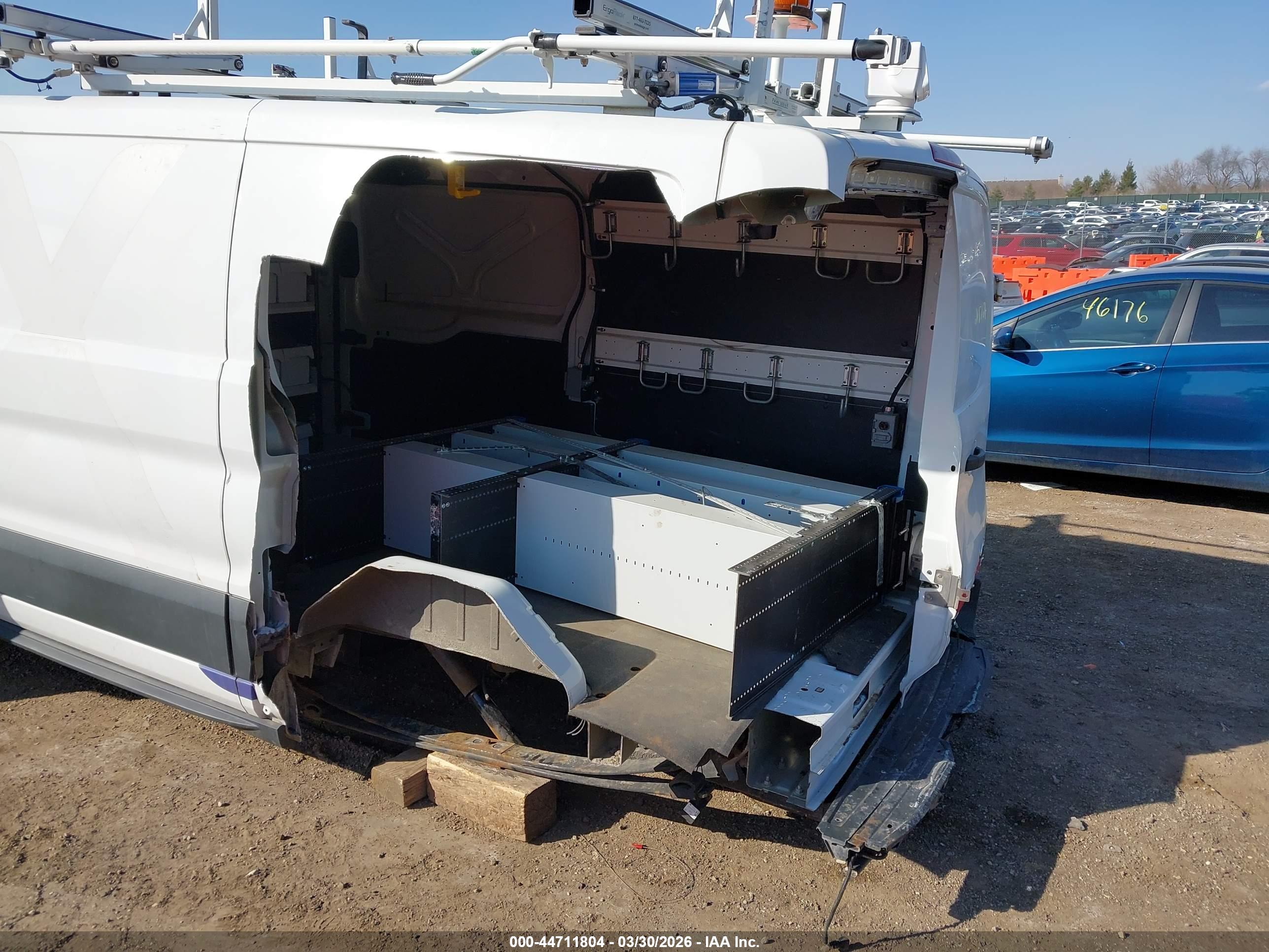 FORD TRANSIT-250 image 6