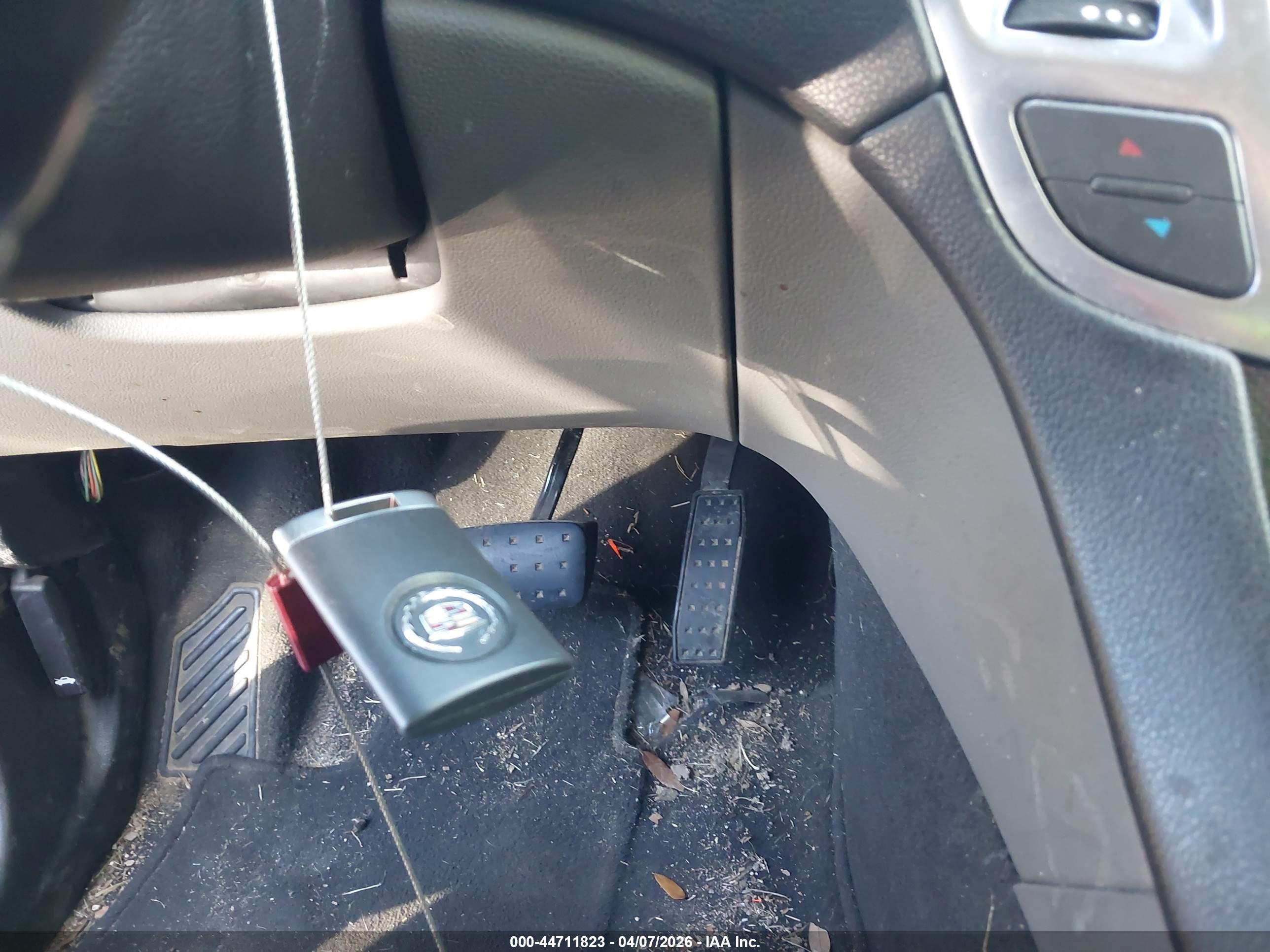 CADILLAC SRX image 11