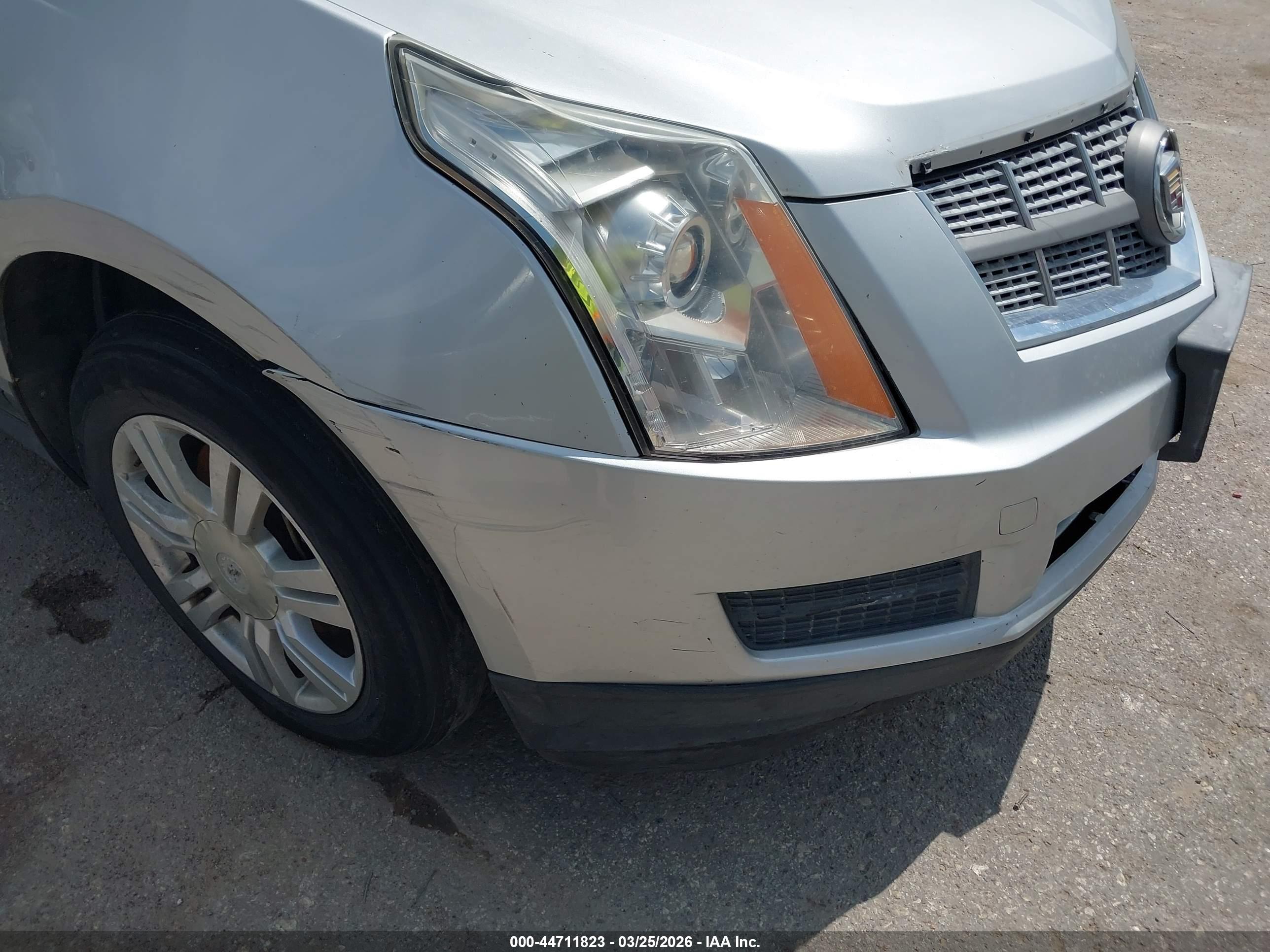 CADILLAC SRX image 6