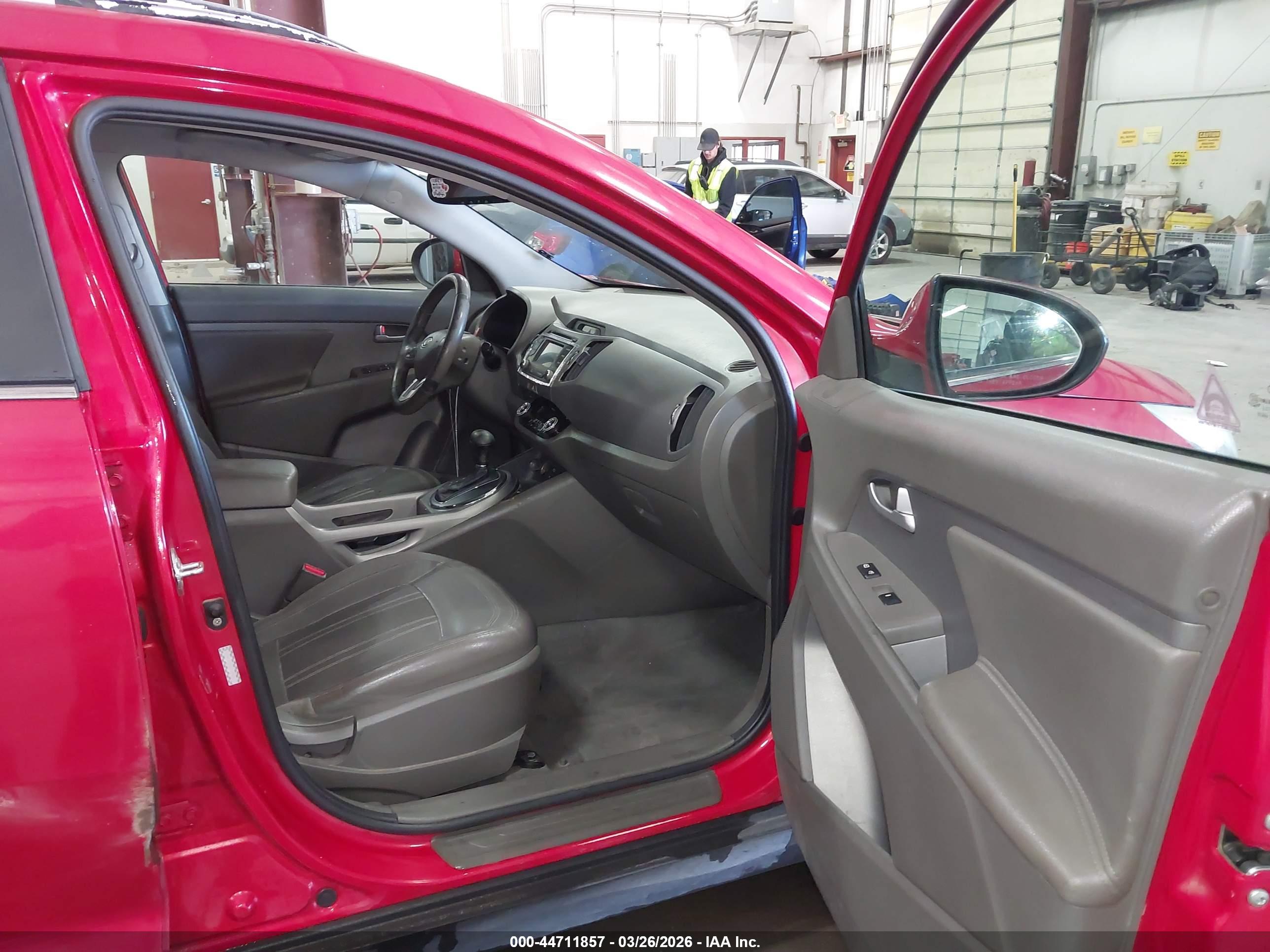 KIA SPORTAGE image 5