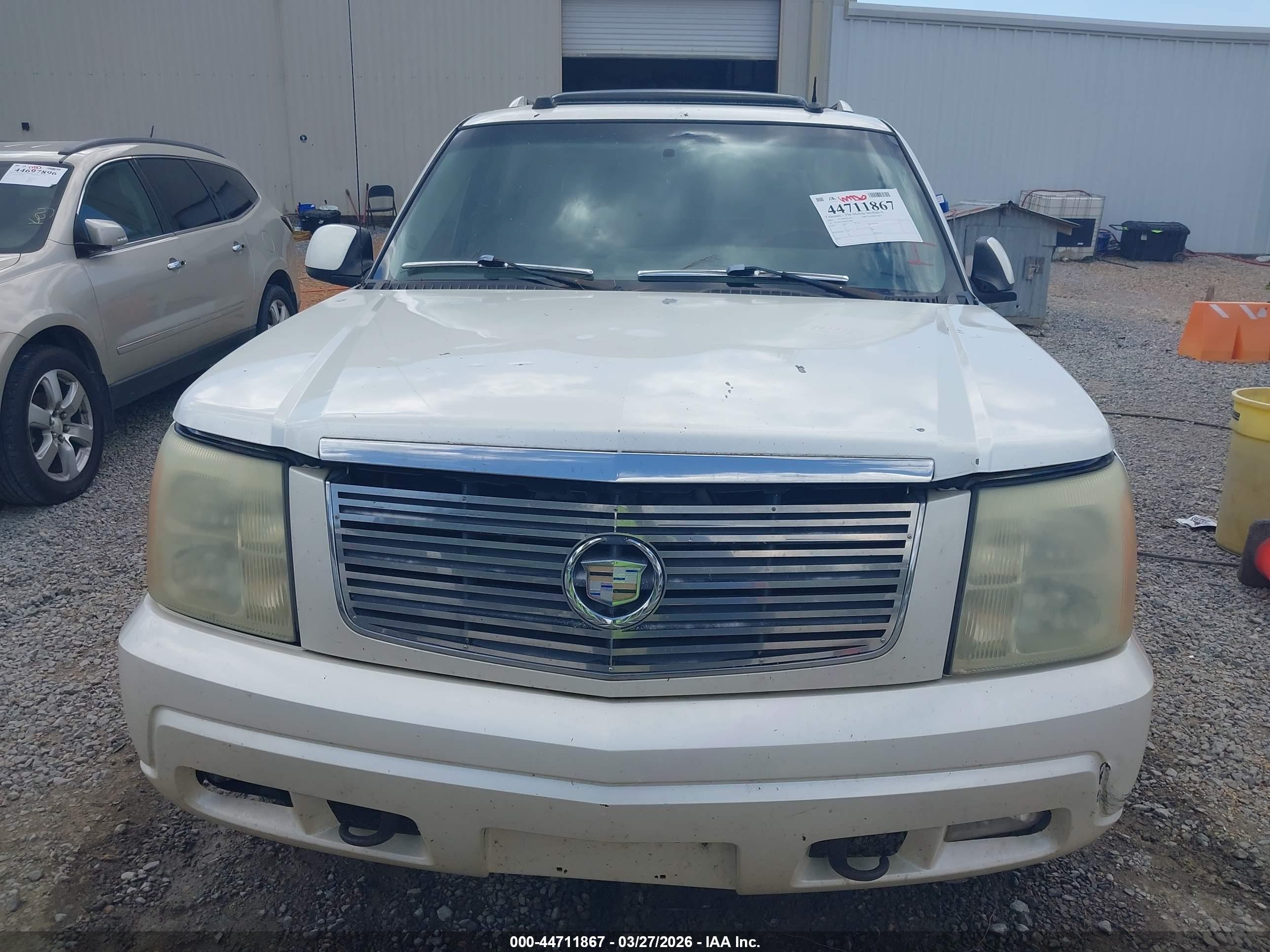 CADILLAC ESCALADE image 6