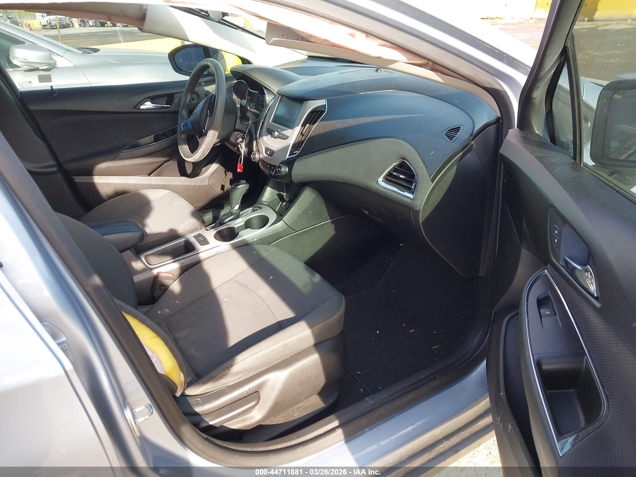 CHEVROLET CRUZE image 5