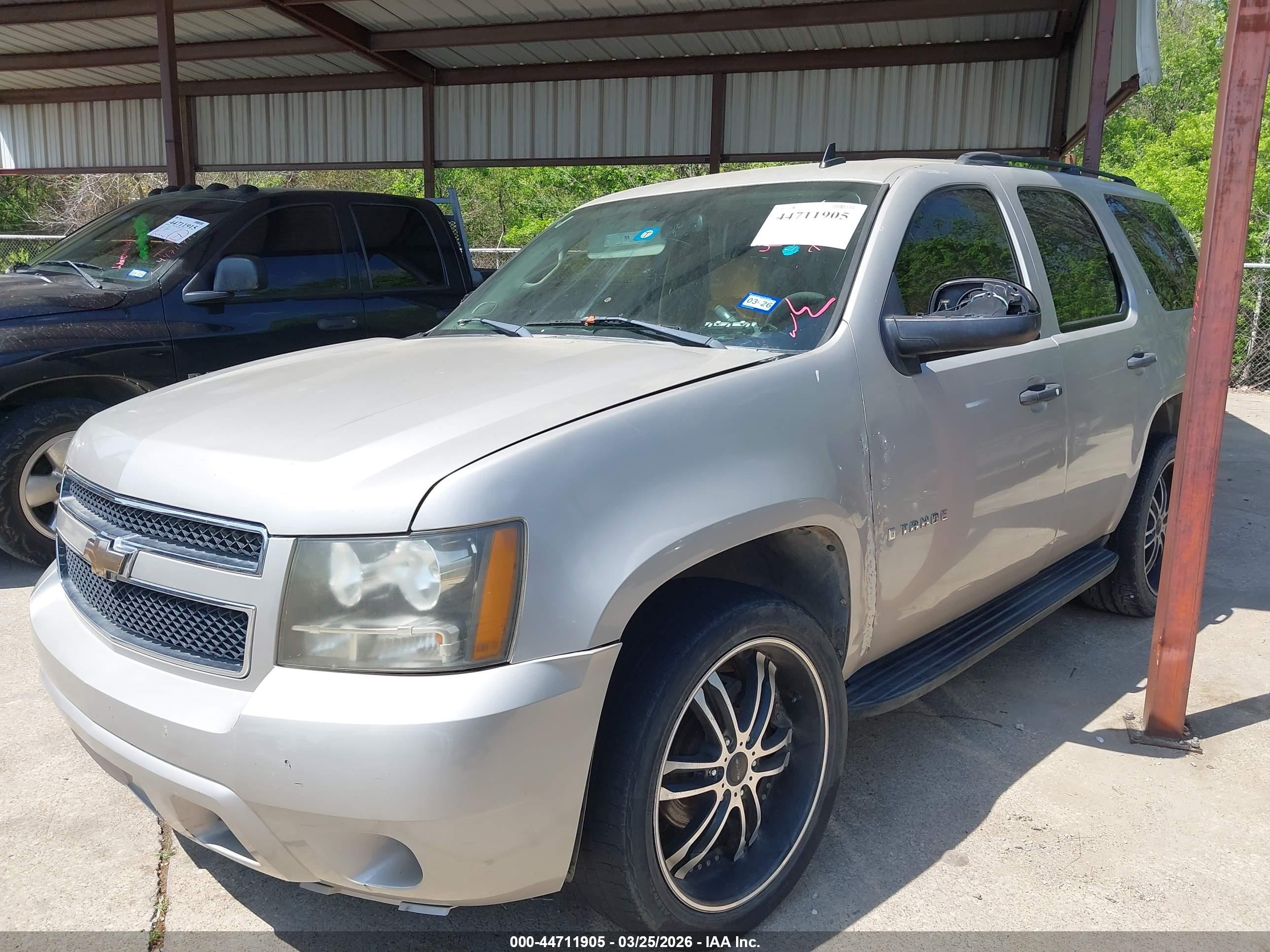 CHEVROLET TAHOE image 2