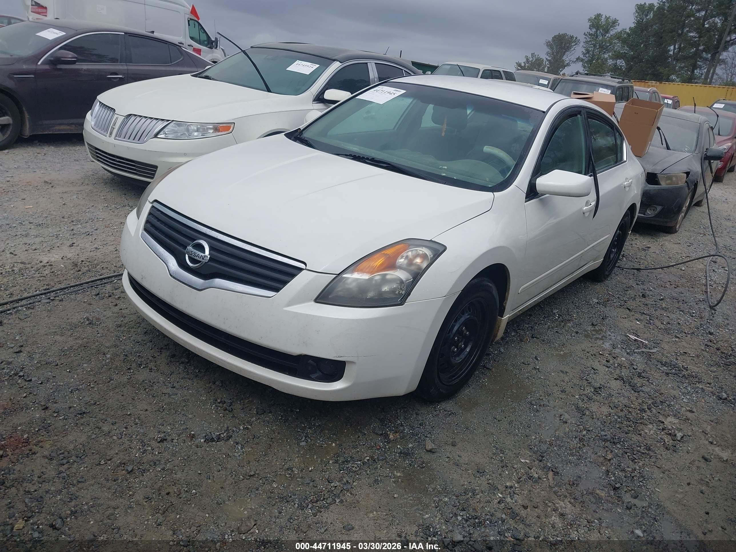 NISSAN ALTIMA image 2