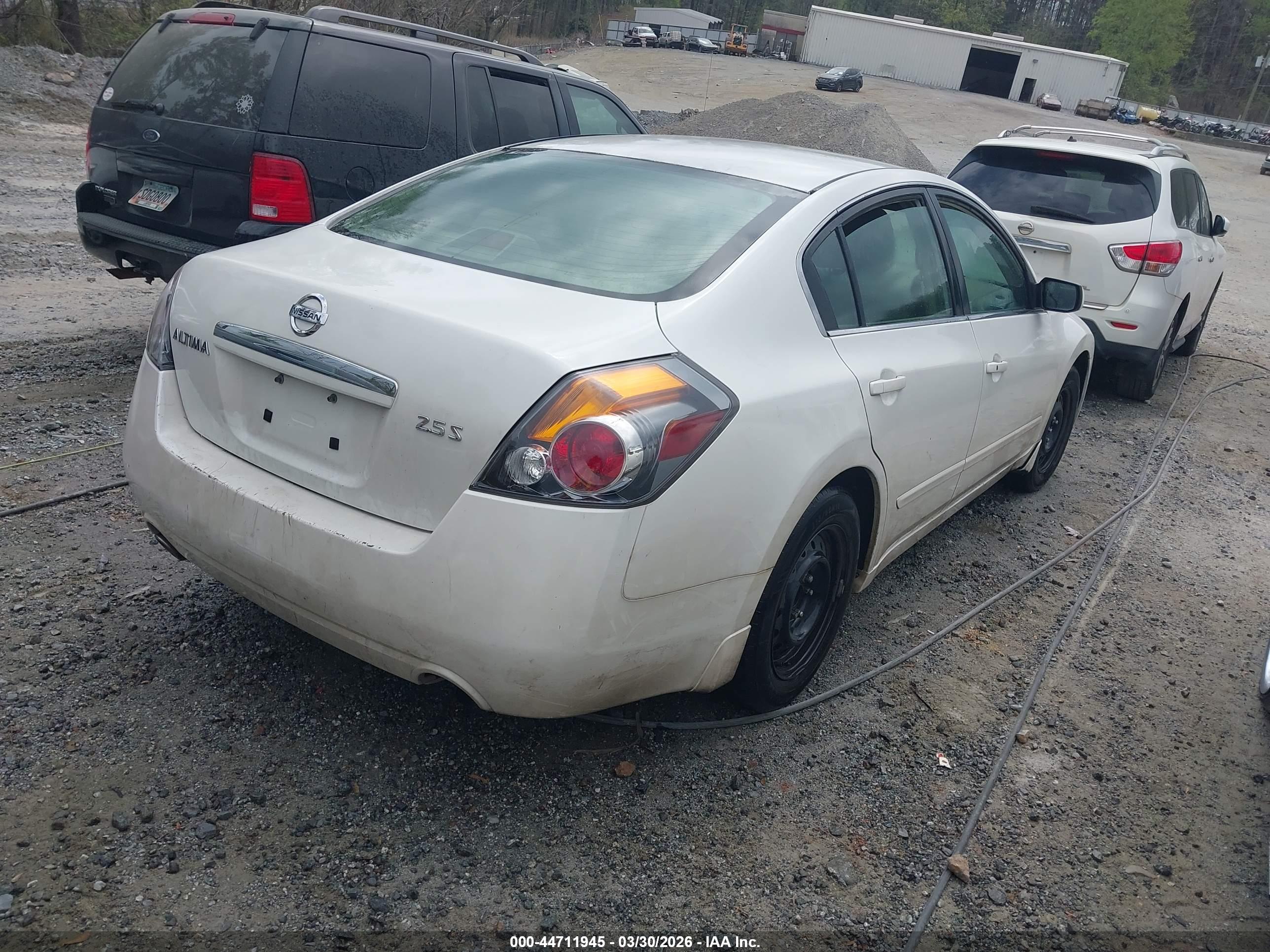 NISSAN ALTIMA image 4