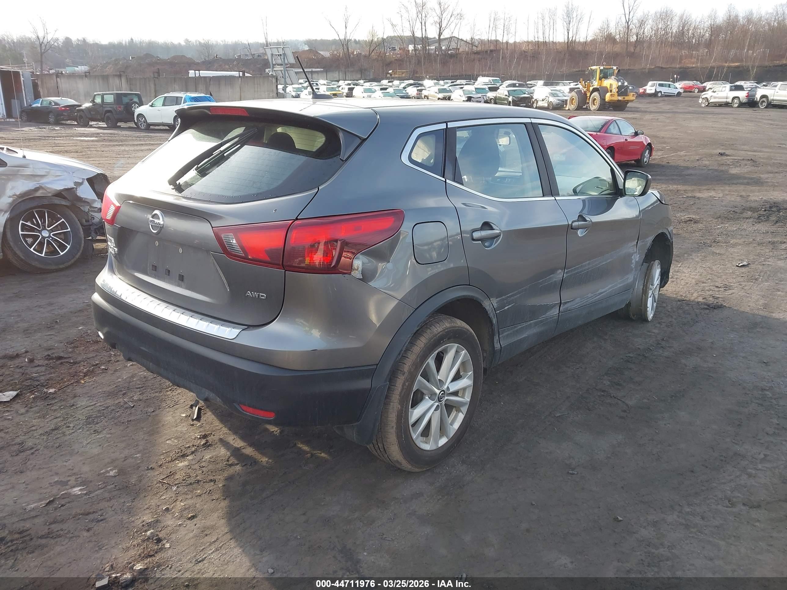 NISSAN ROGUE image 4