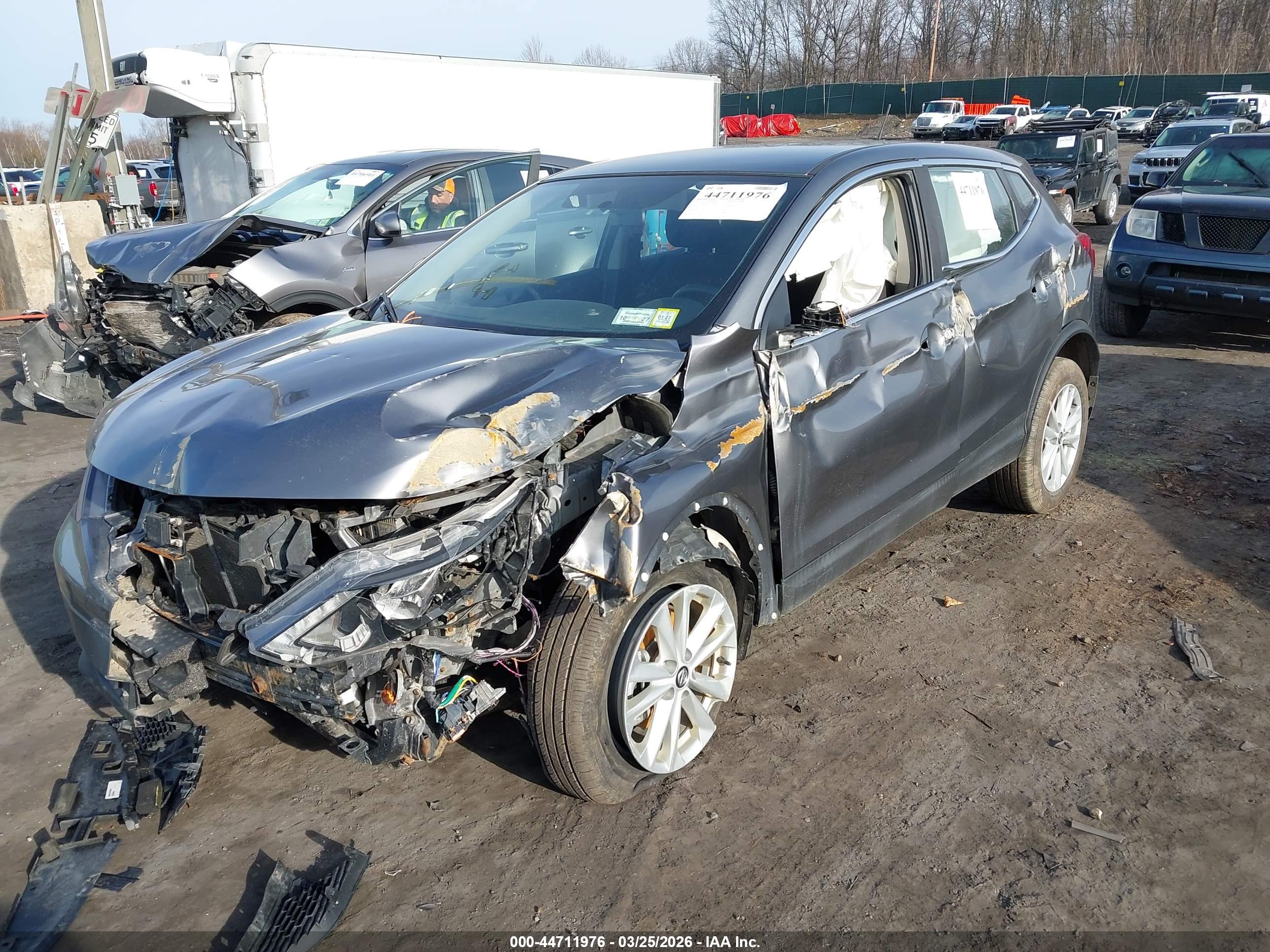 NISSAN ROGUE image 6