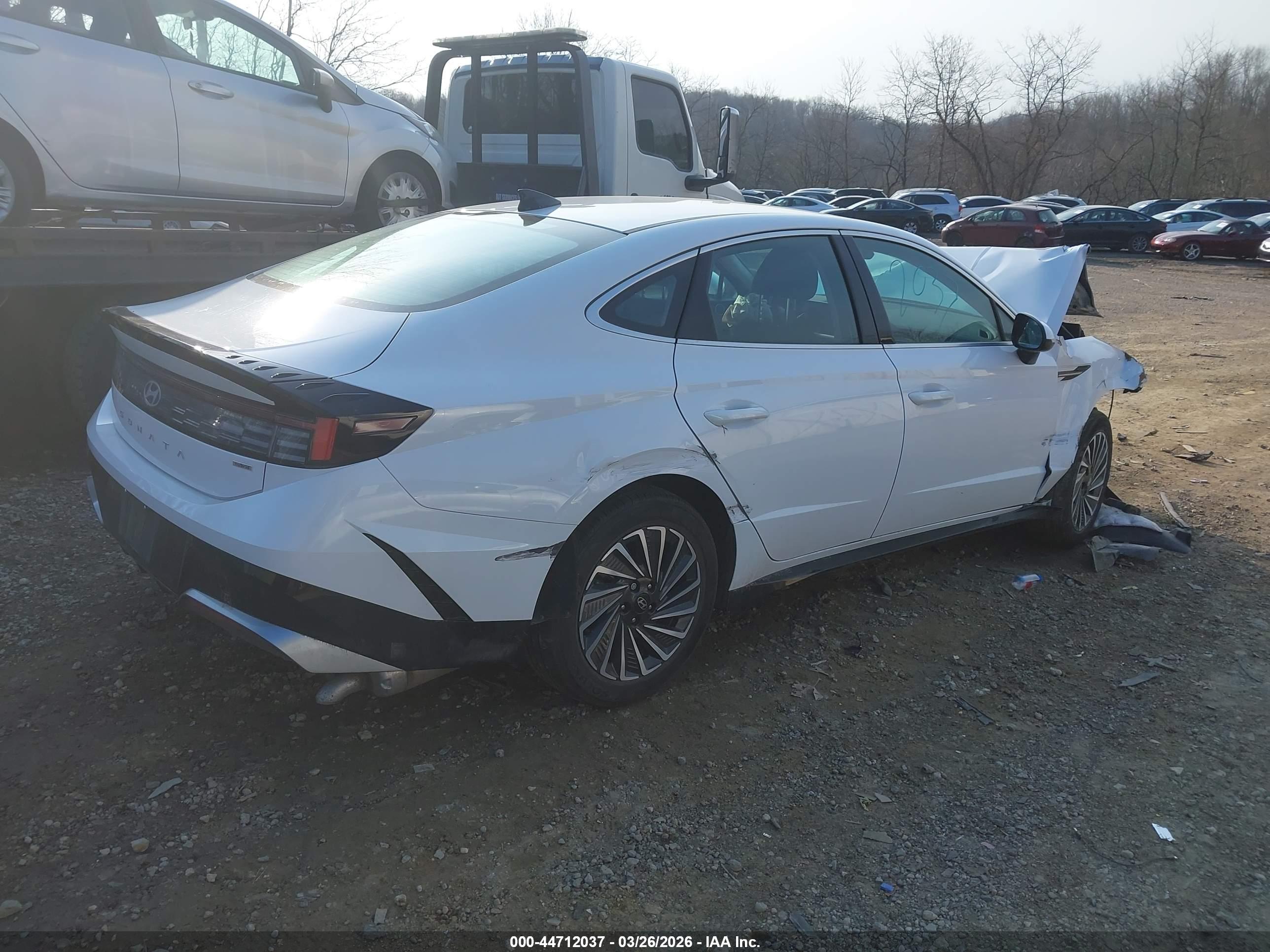 HYUNDAI SONATA image 4