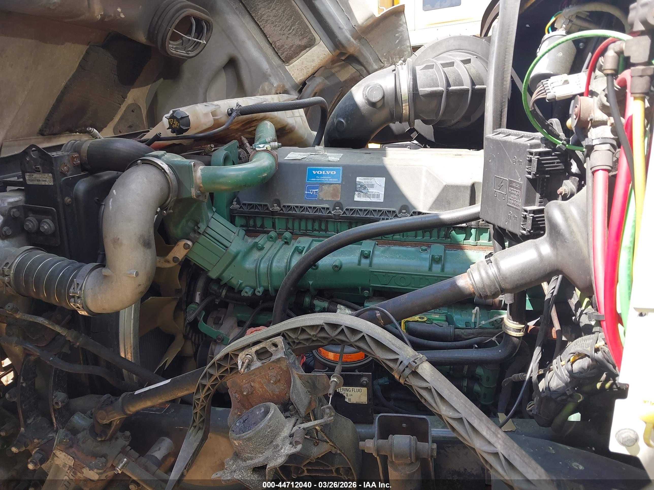 VOLVO VN image 10