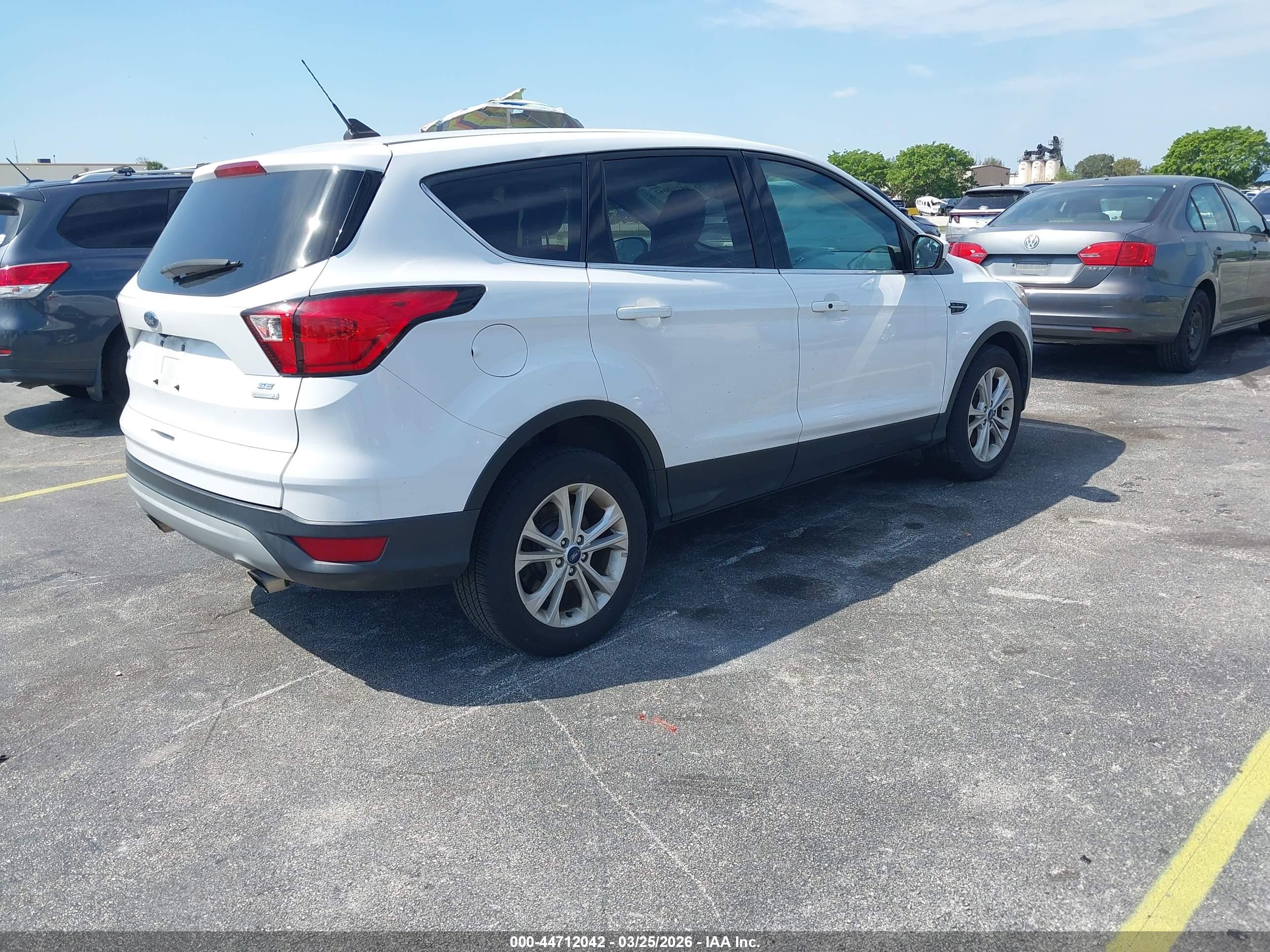 FORD ESCAPE image 4