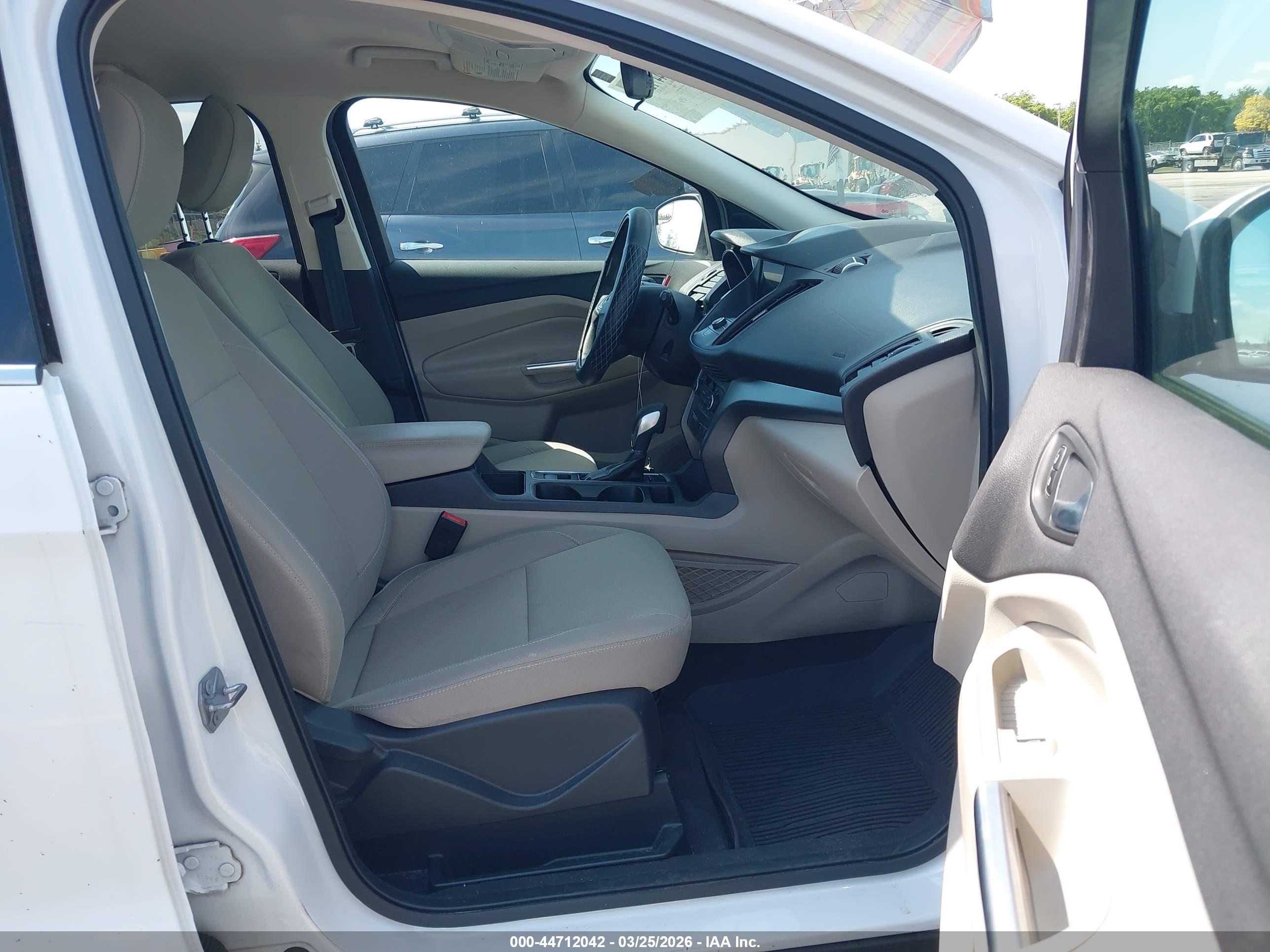 FORD ESCAPE image 5
