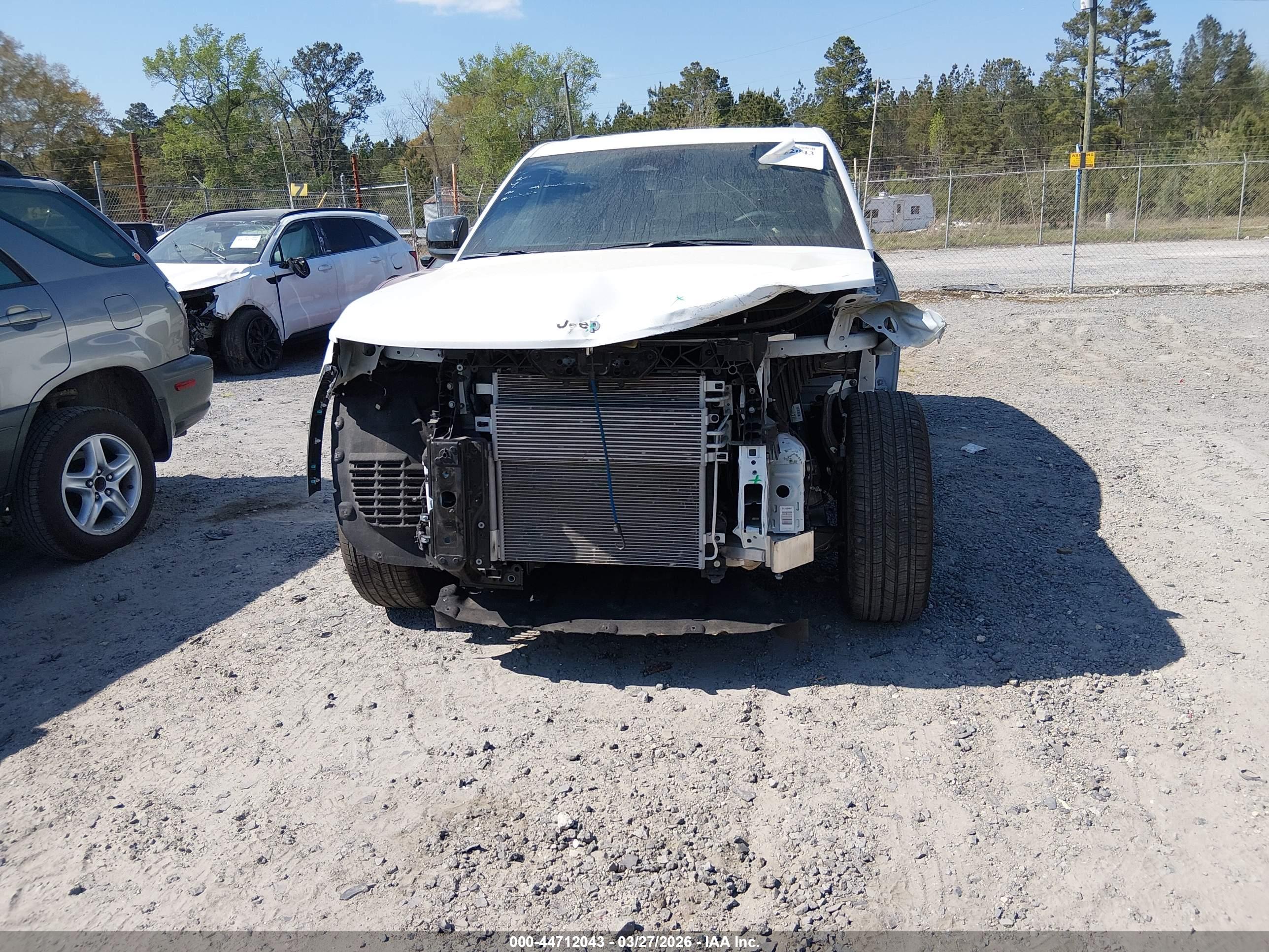 JEEP GRAND image 6