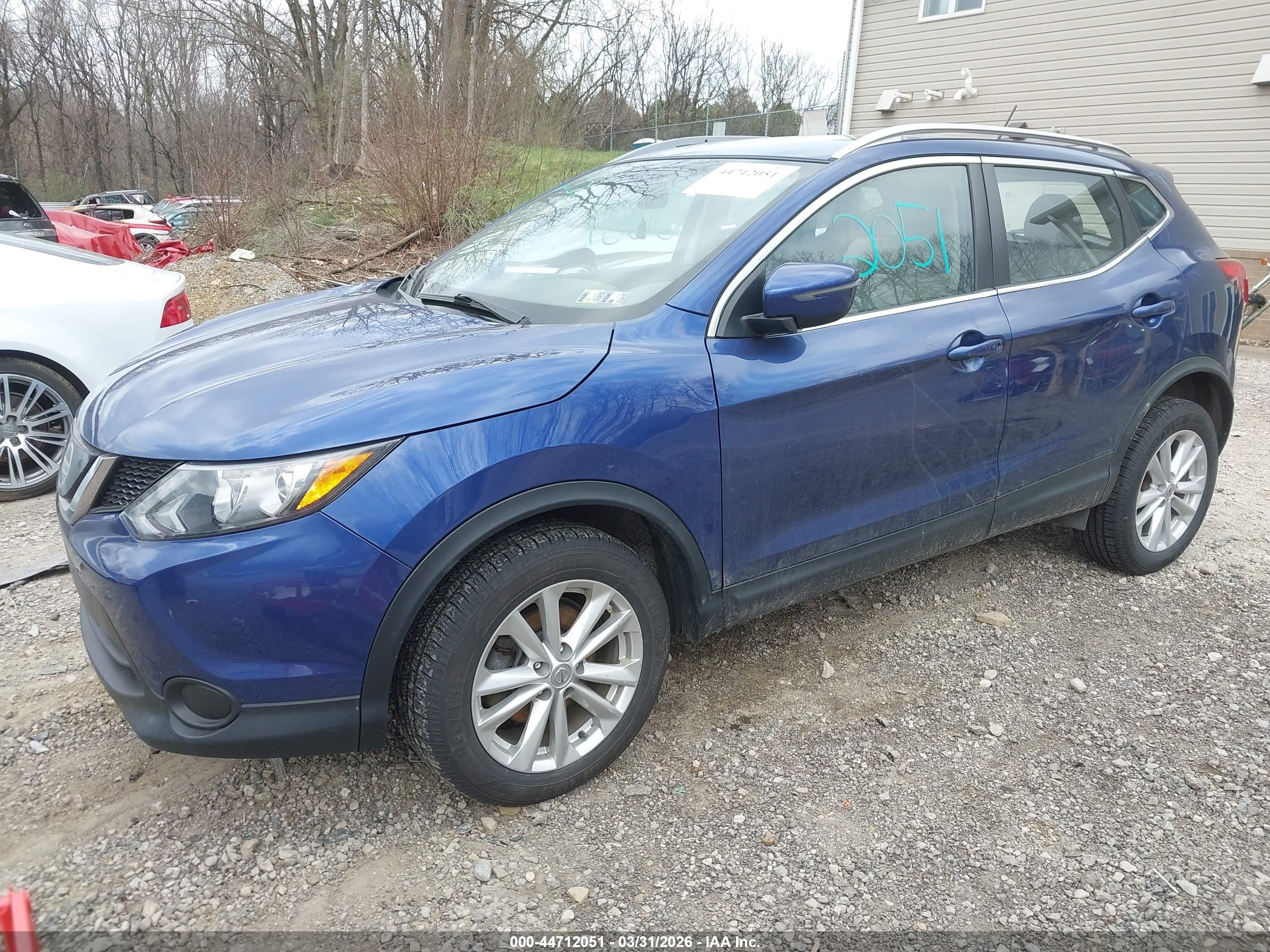 NISSAN ROGUE image 2