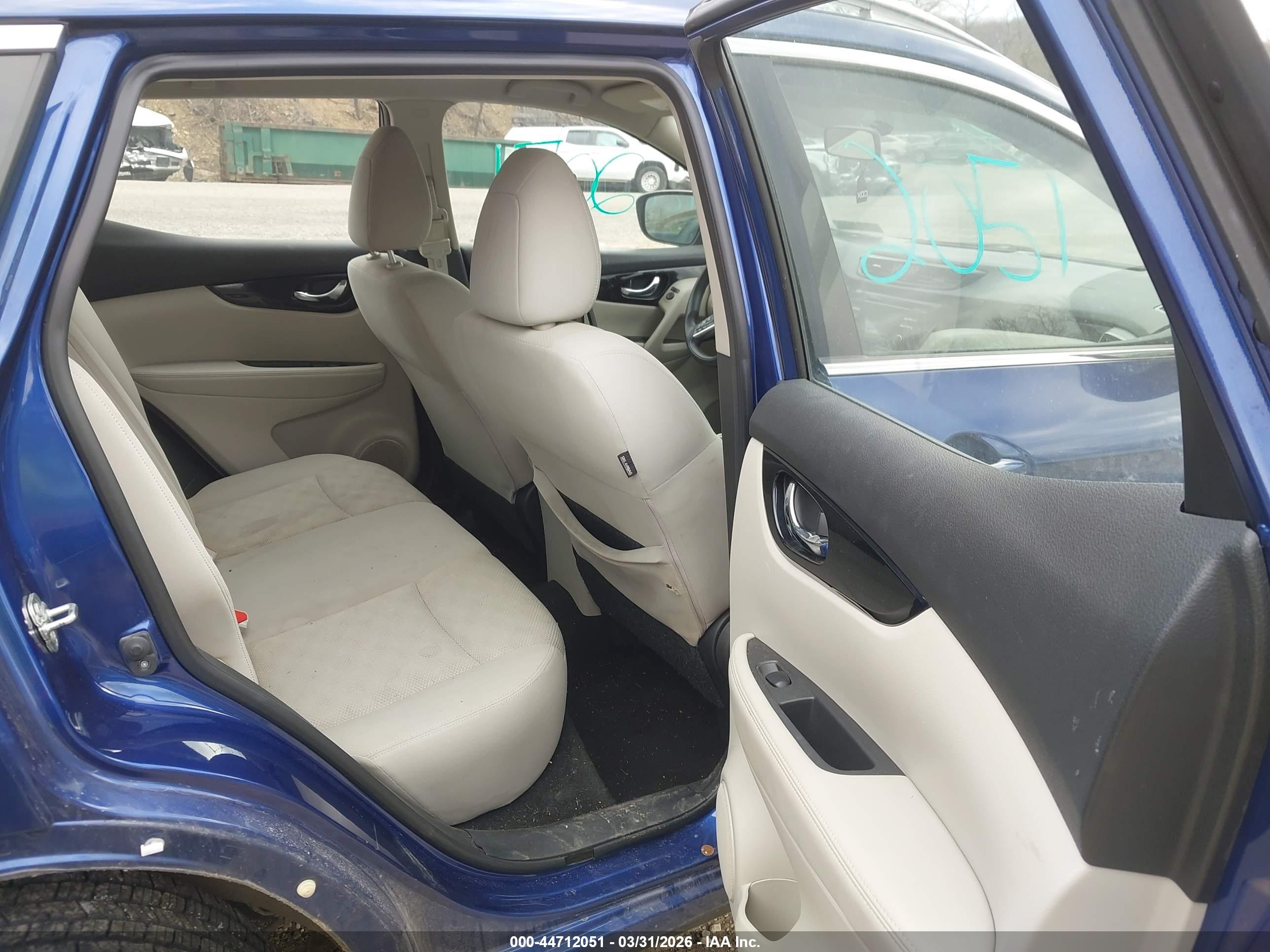NISSAN ROGUE image 8