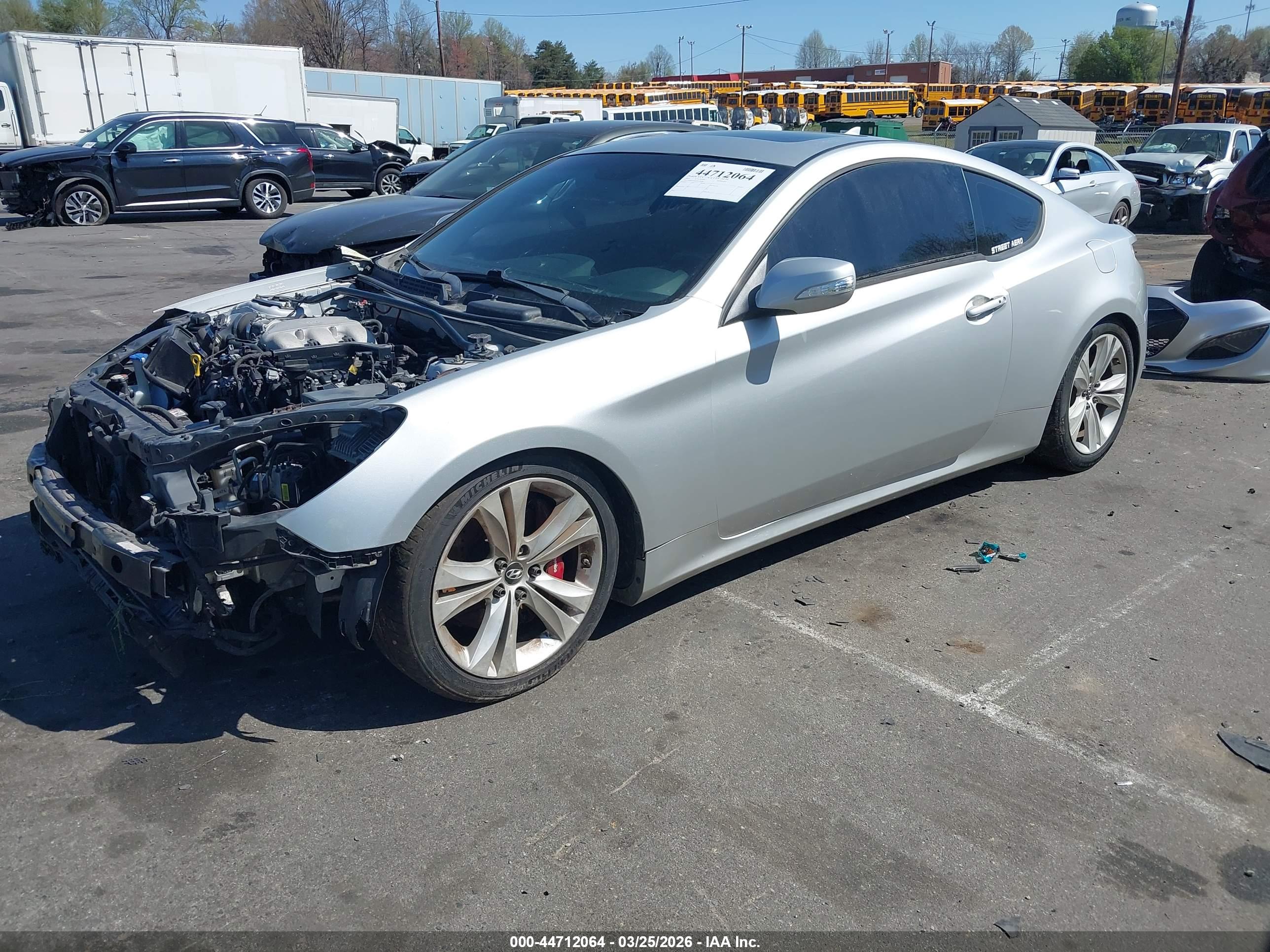 HYUNDAI GENESIS image 2