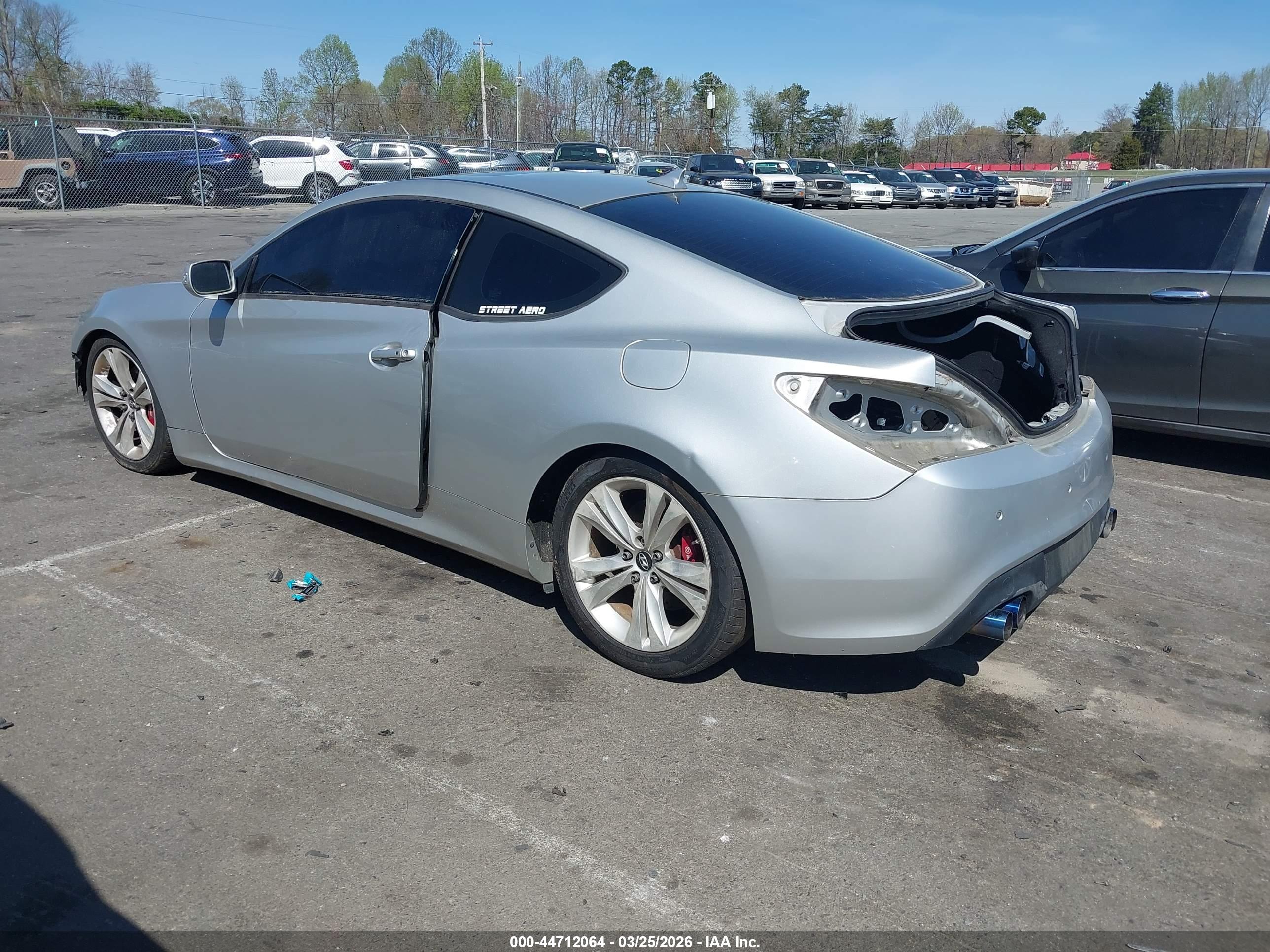 HYUNDAI GENESIS image 3