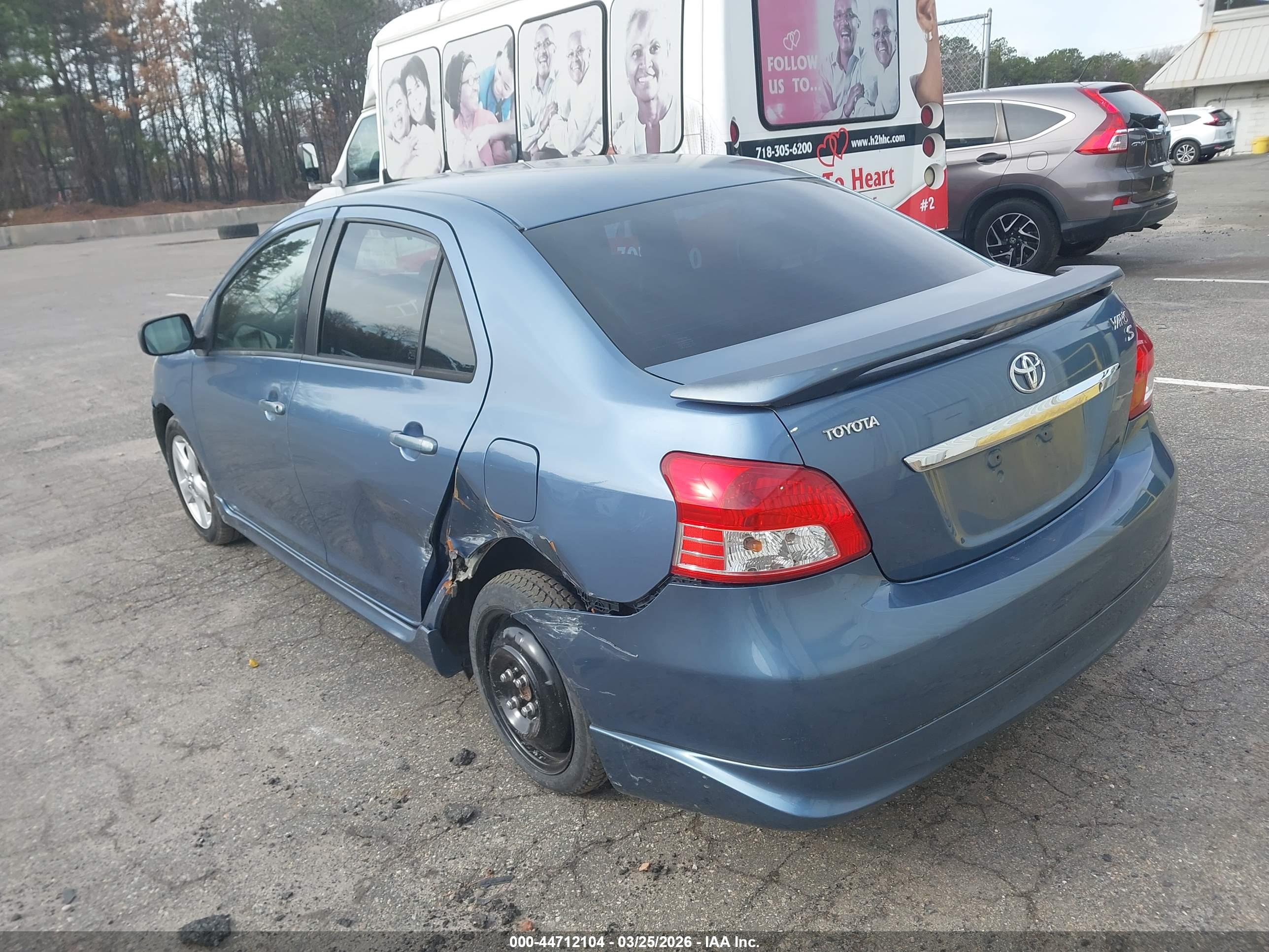 TOYOTA YARIS image 3