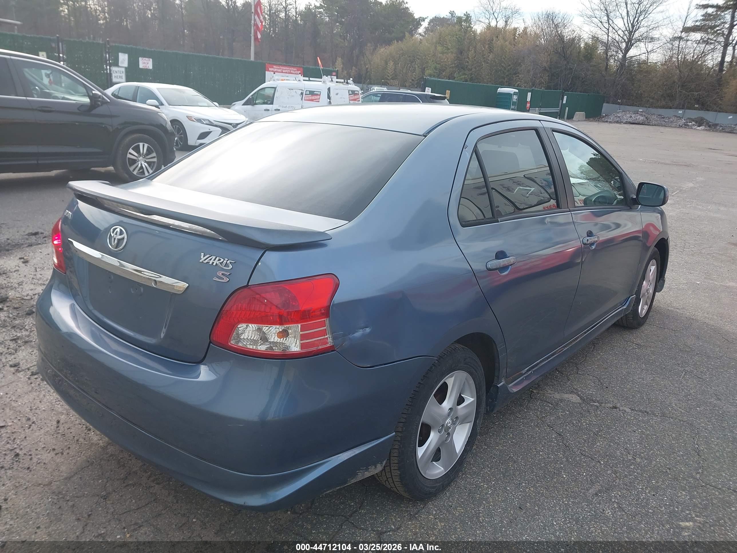 TOYOTA YARIS image 4