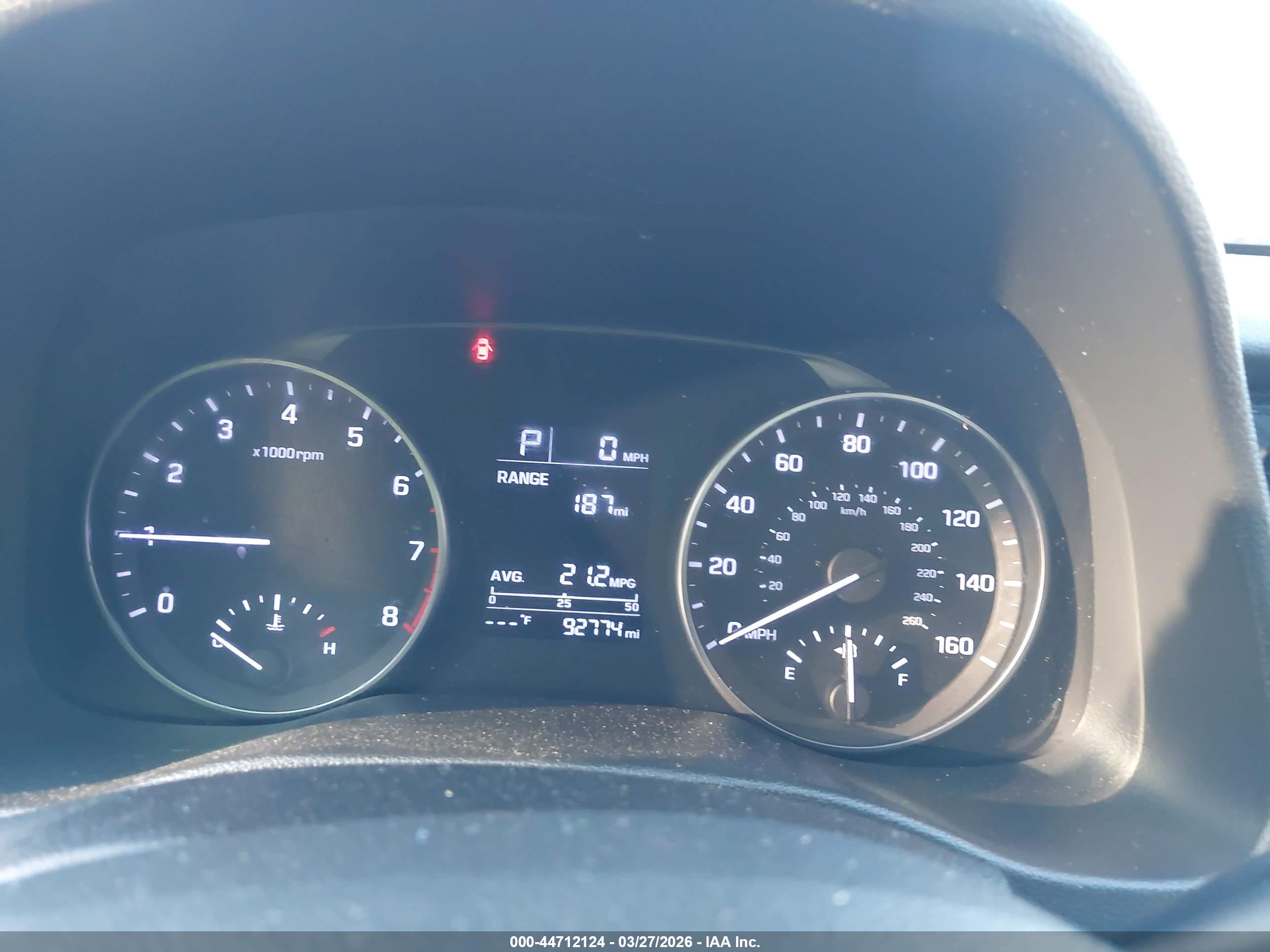 HYUNDAI ELANTRA image 7