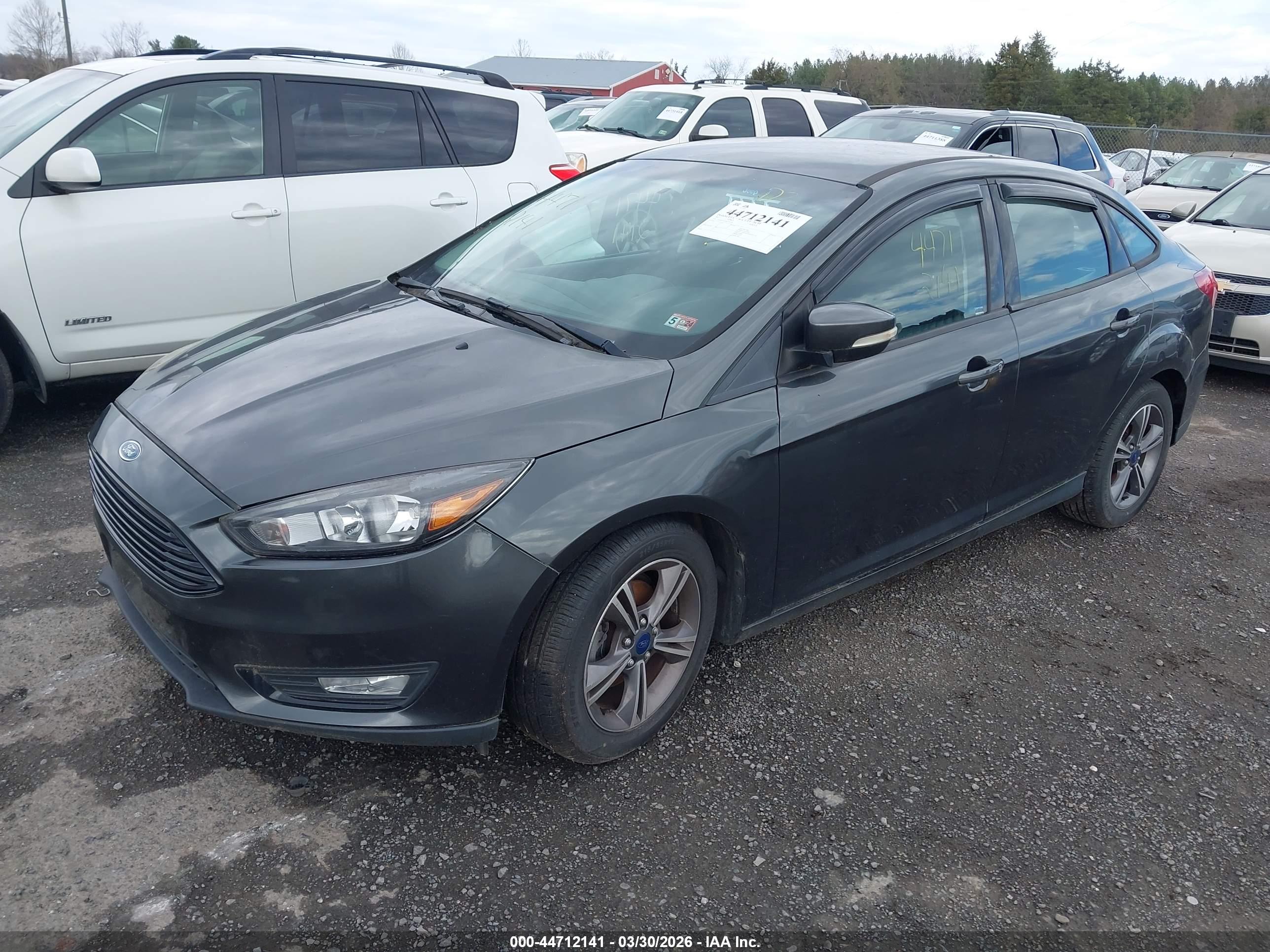 FORD FOCUS image 2