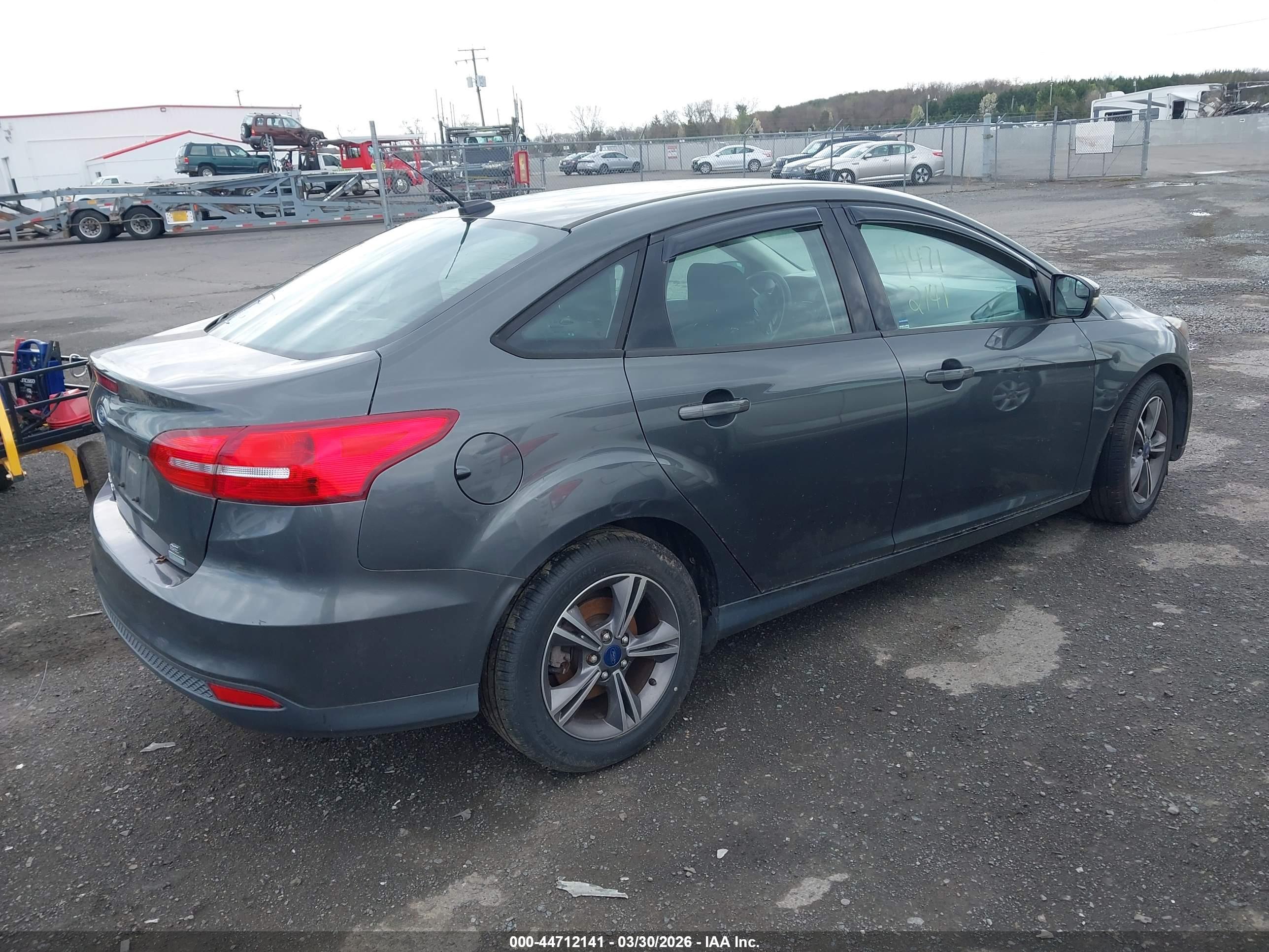 FORD FOCUS image 4