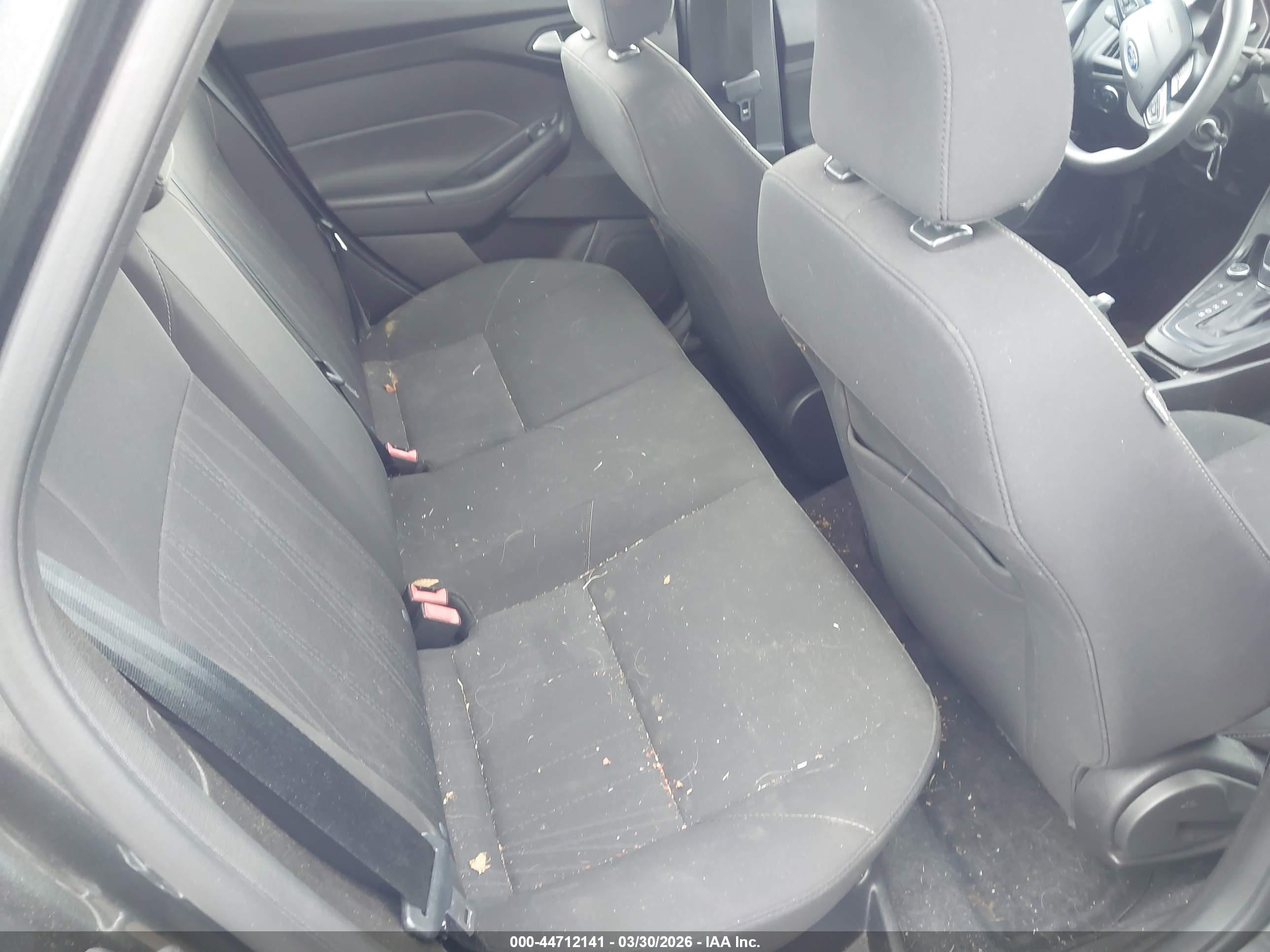 FORD FOCUS image 8