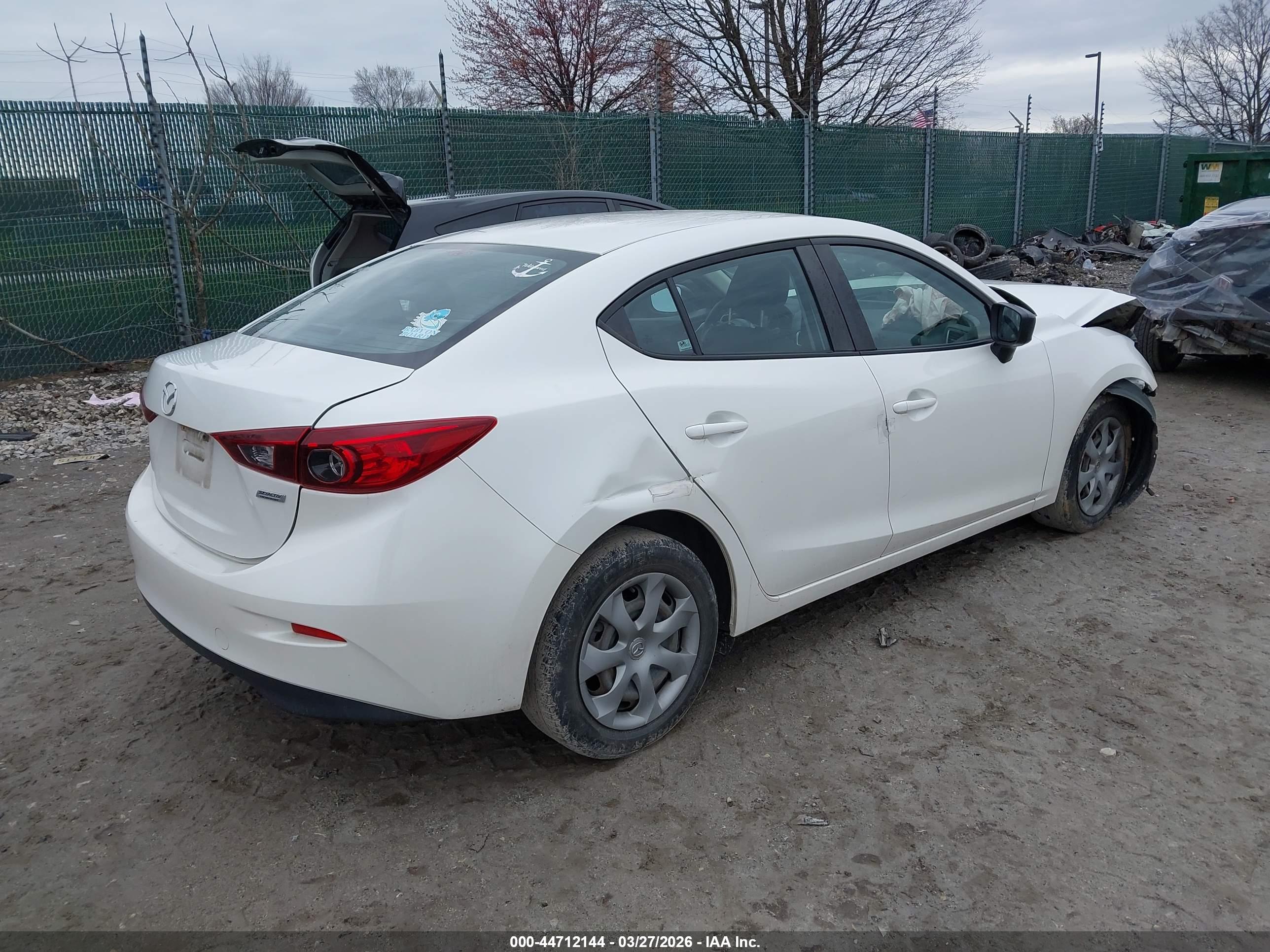 MAZDA MAZDA3 image 4