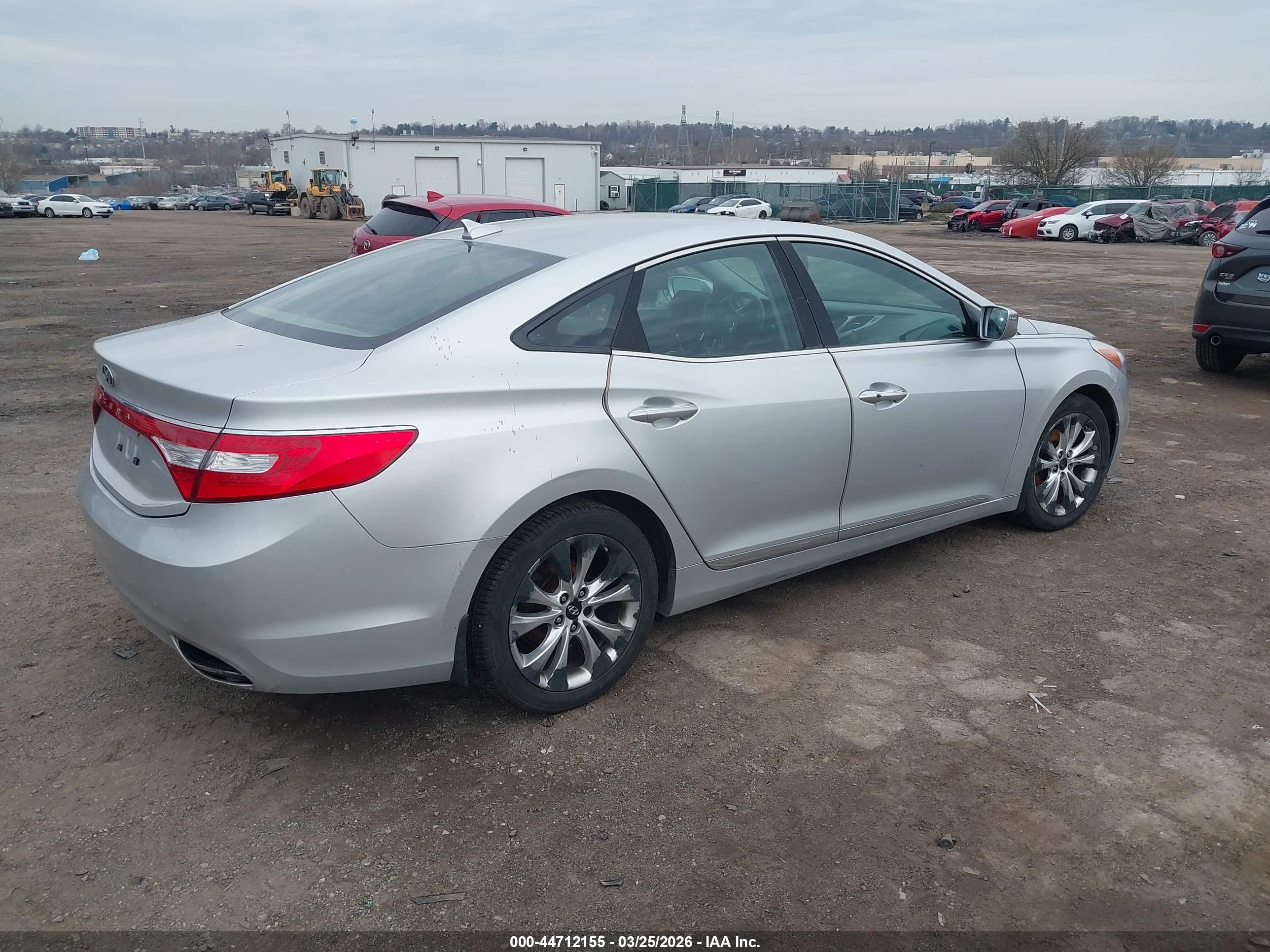 HYUNDAI AZERA image 4