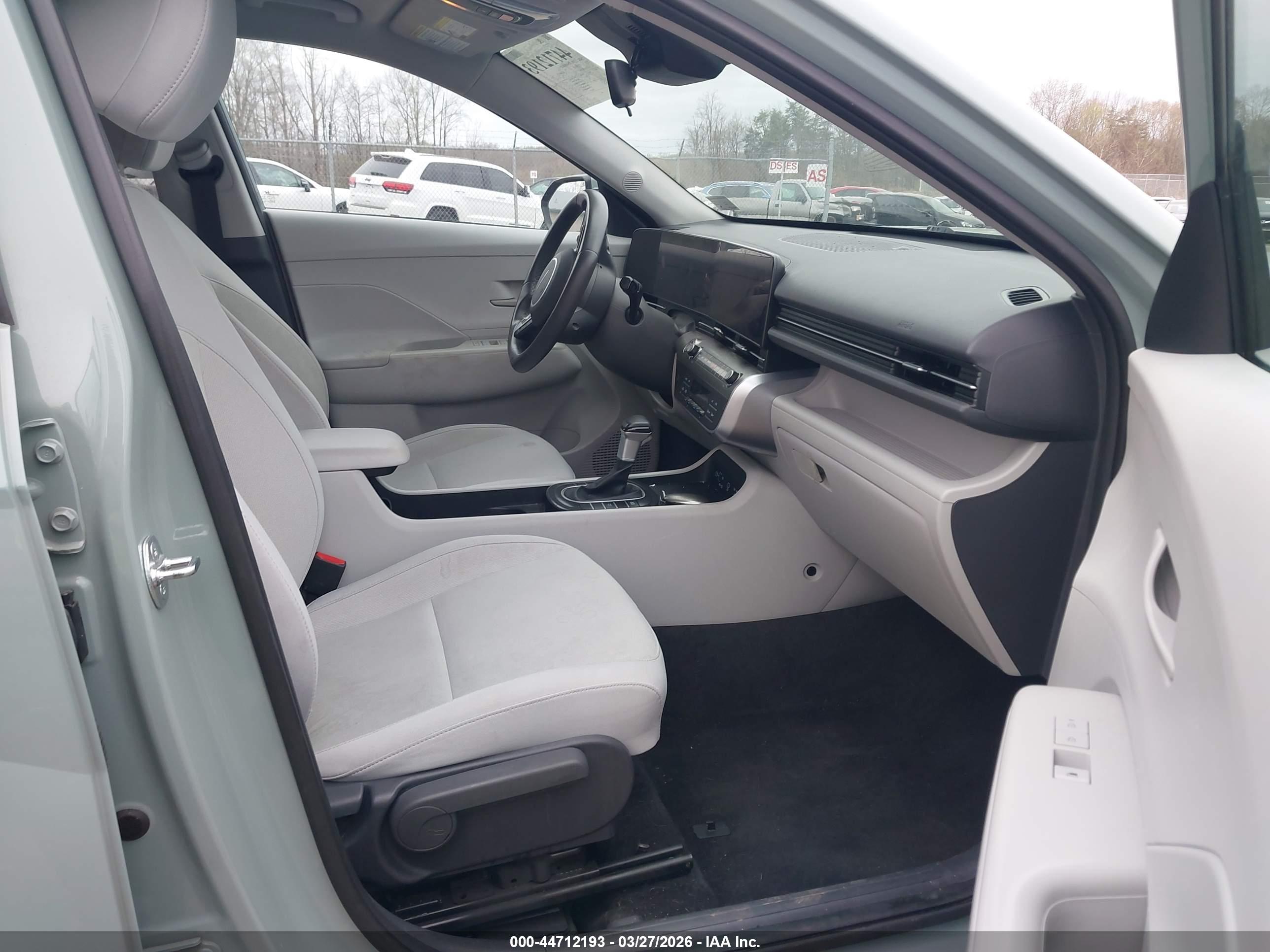 HYUNDAI KONA image 5