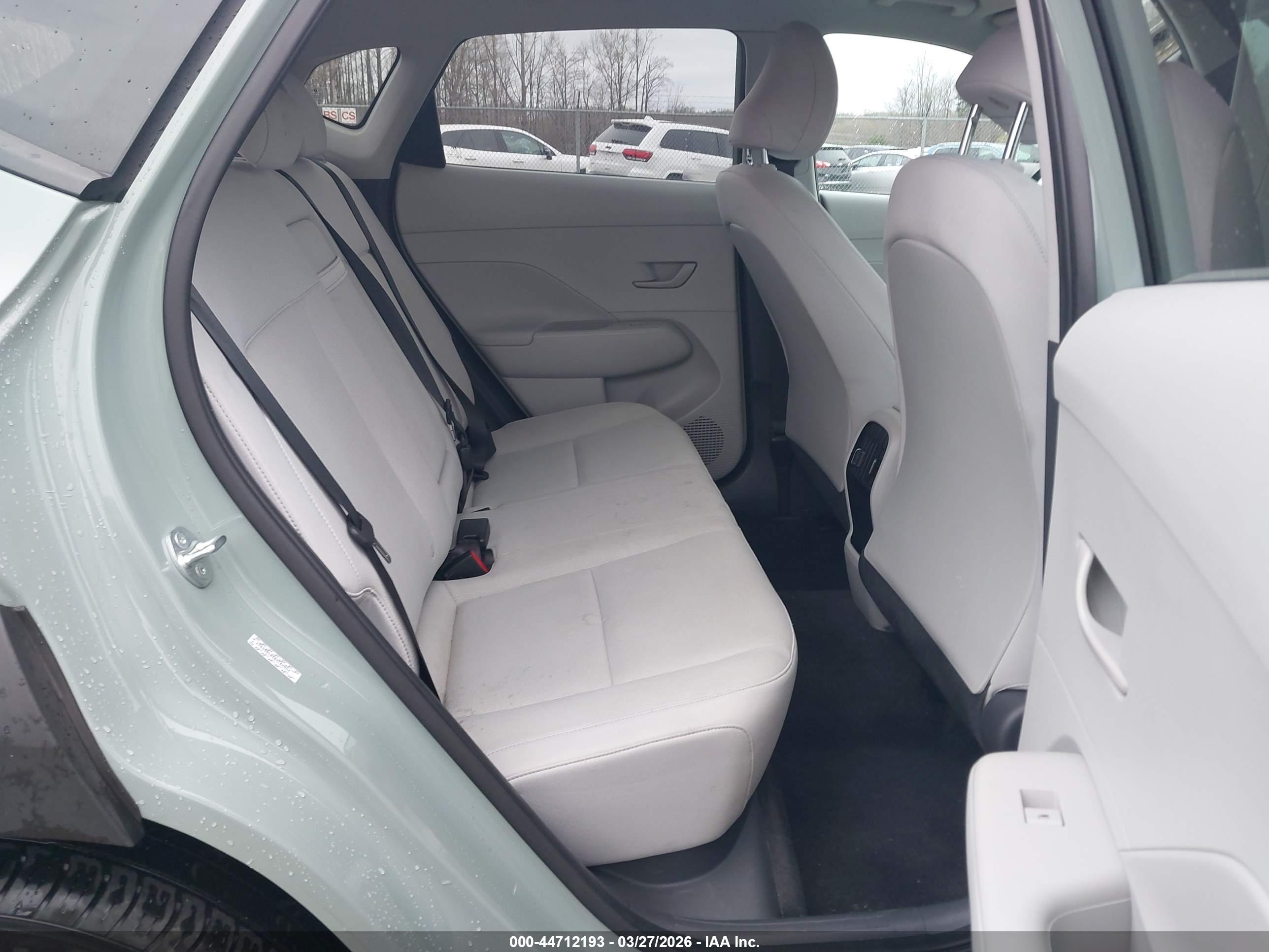 HYUNDAI KONA image 8