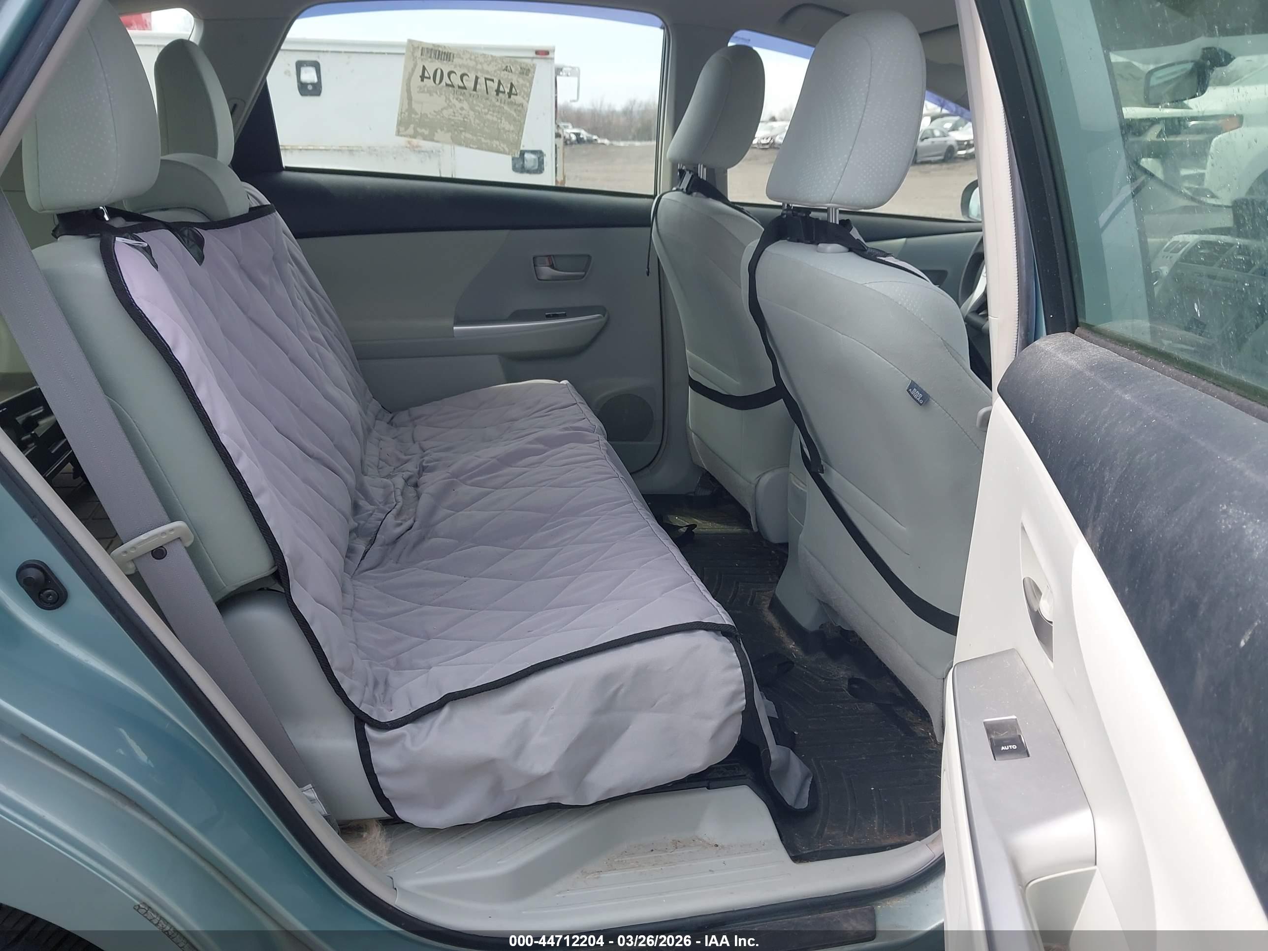 TOYOTA PRIUS image 8