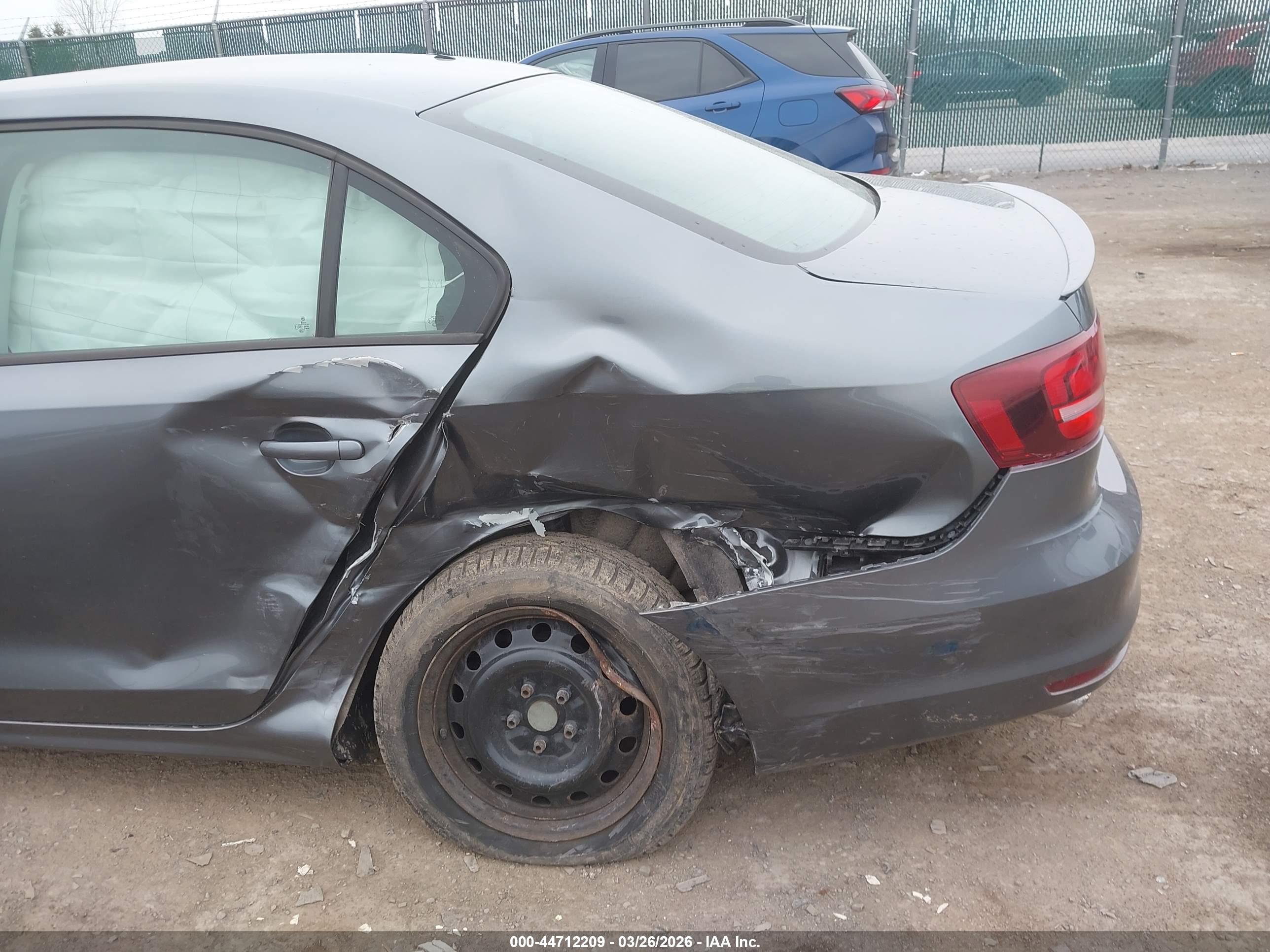 VOLKSWAGEN JETTA image 6