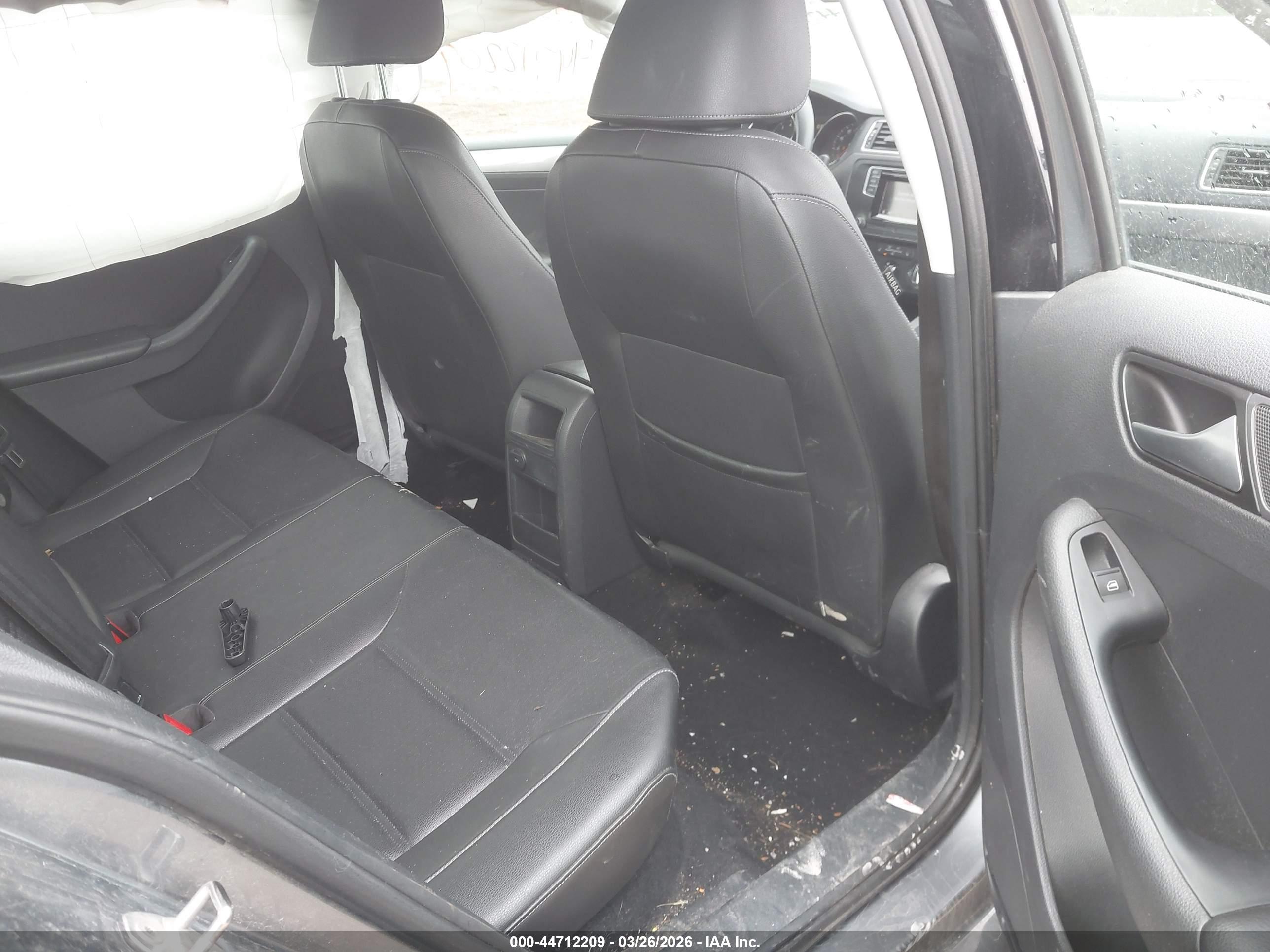 VOLKSWAGEN JETTA image 8