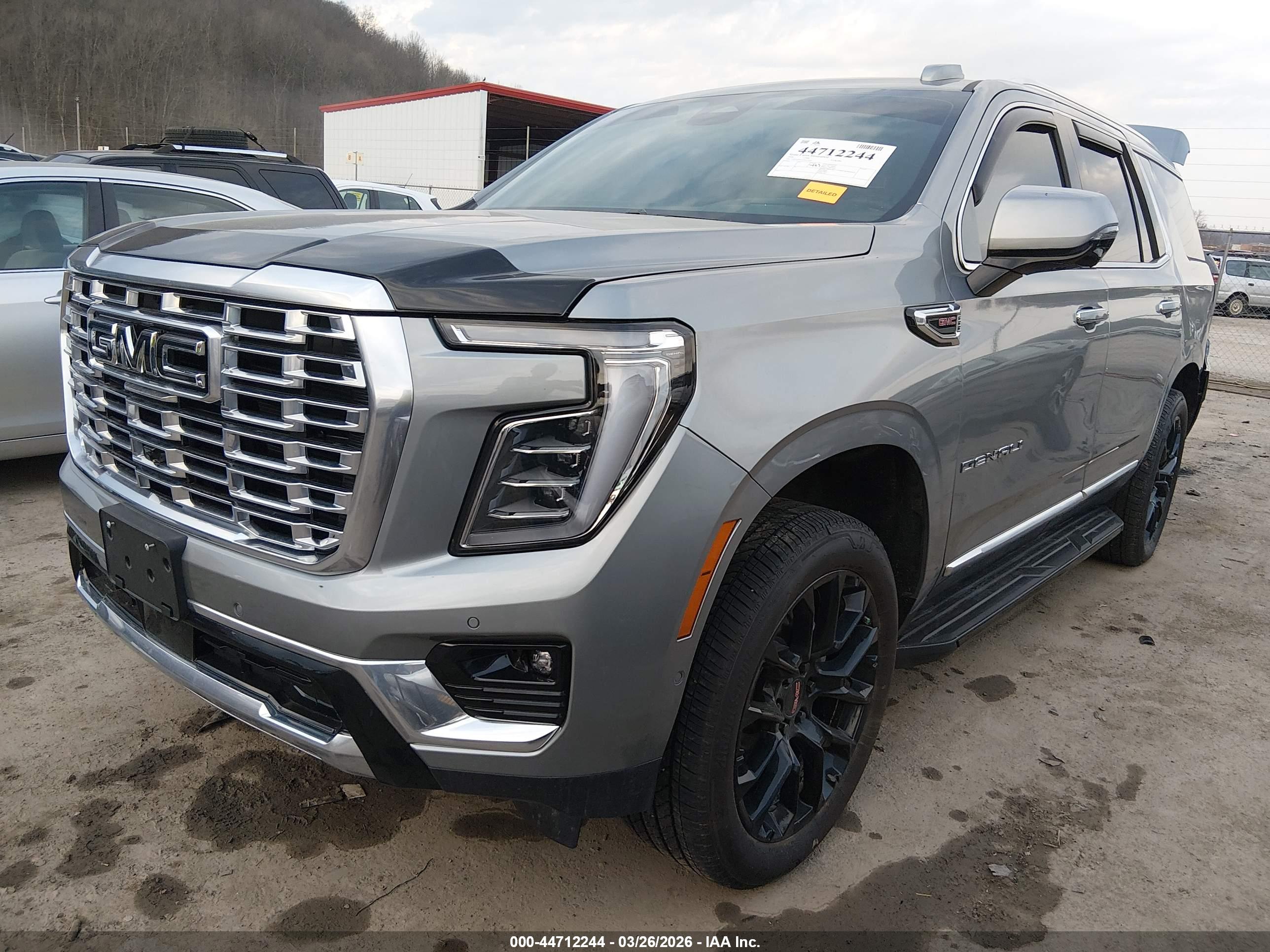 GMC YUKON image 2