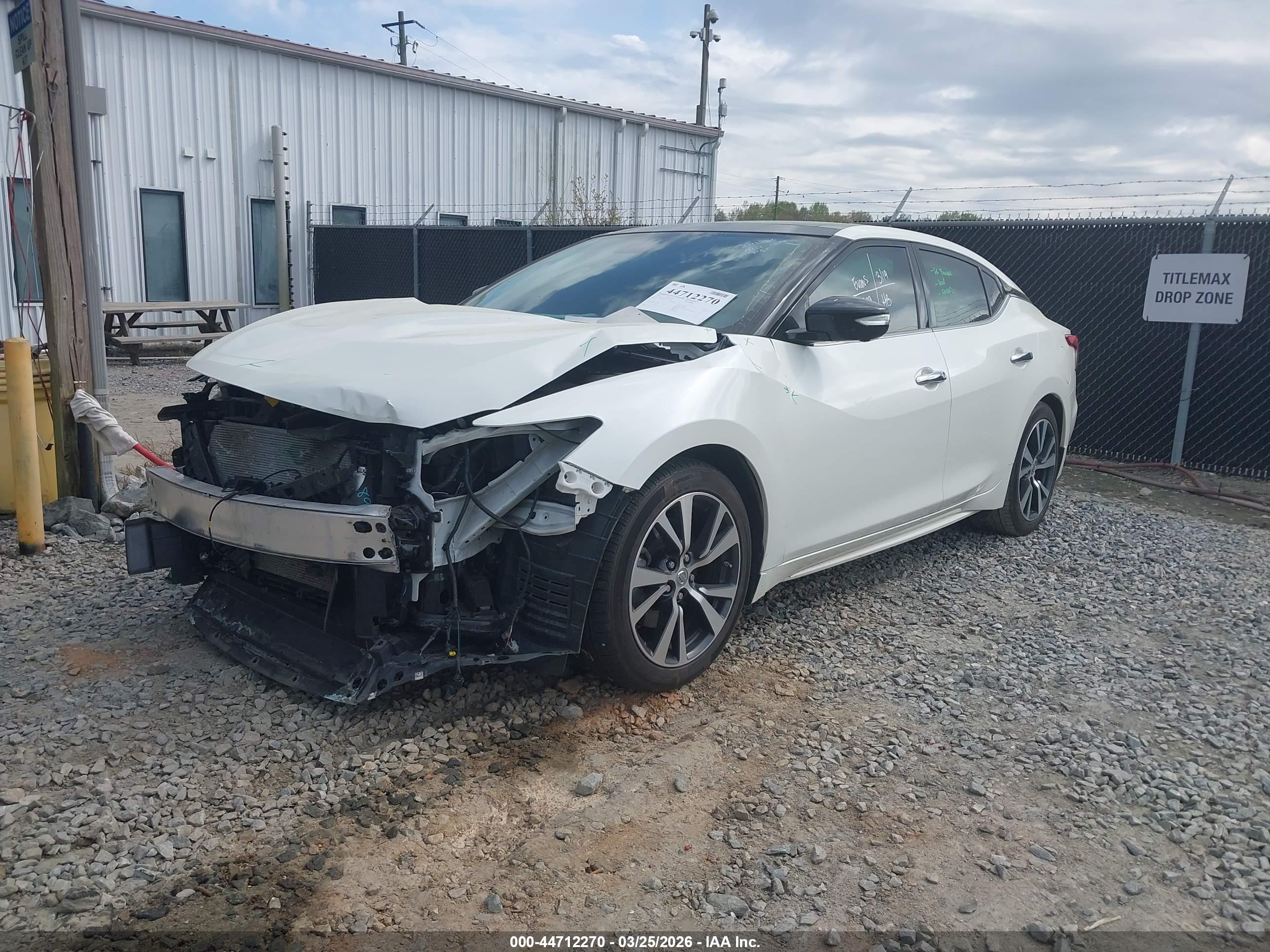 NISSAN MAXIMA image 2