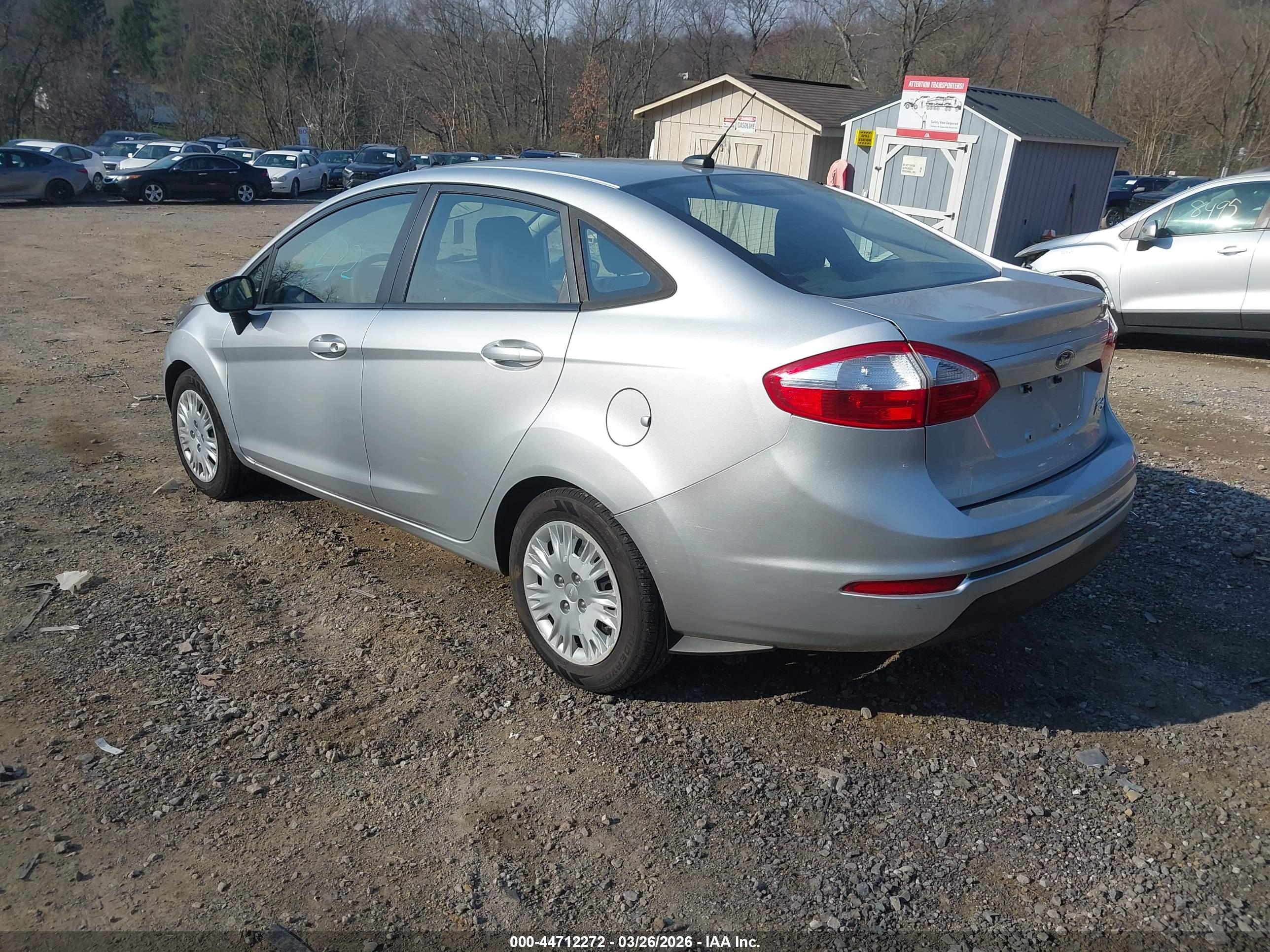 FORD FIESTA image 3