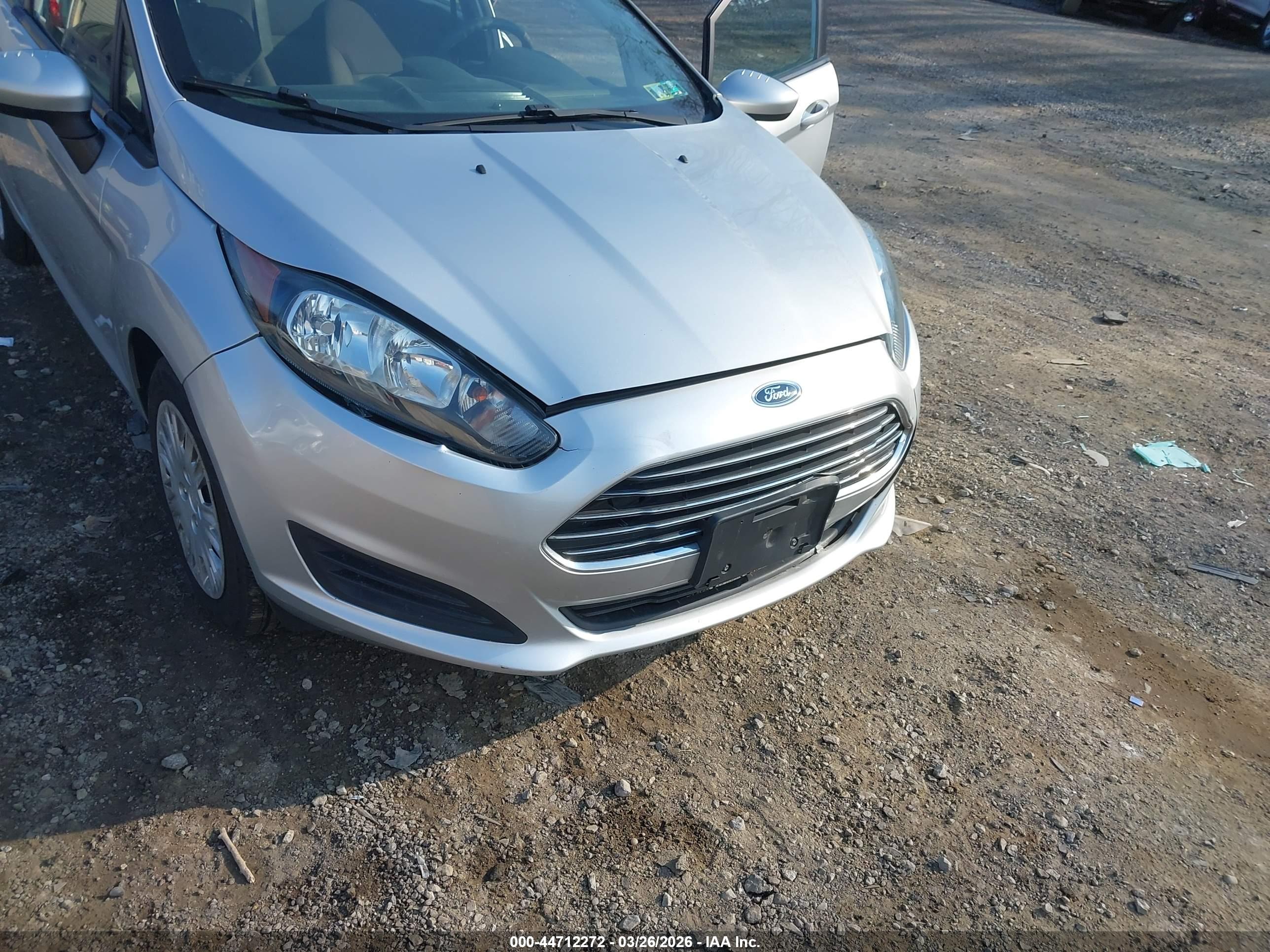FORD FIESTA image 6