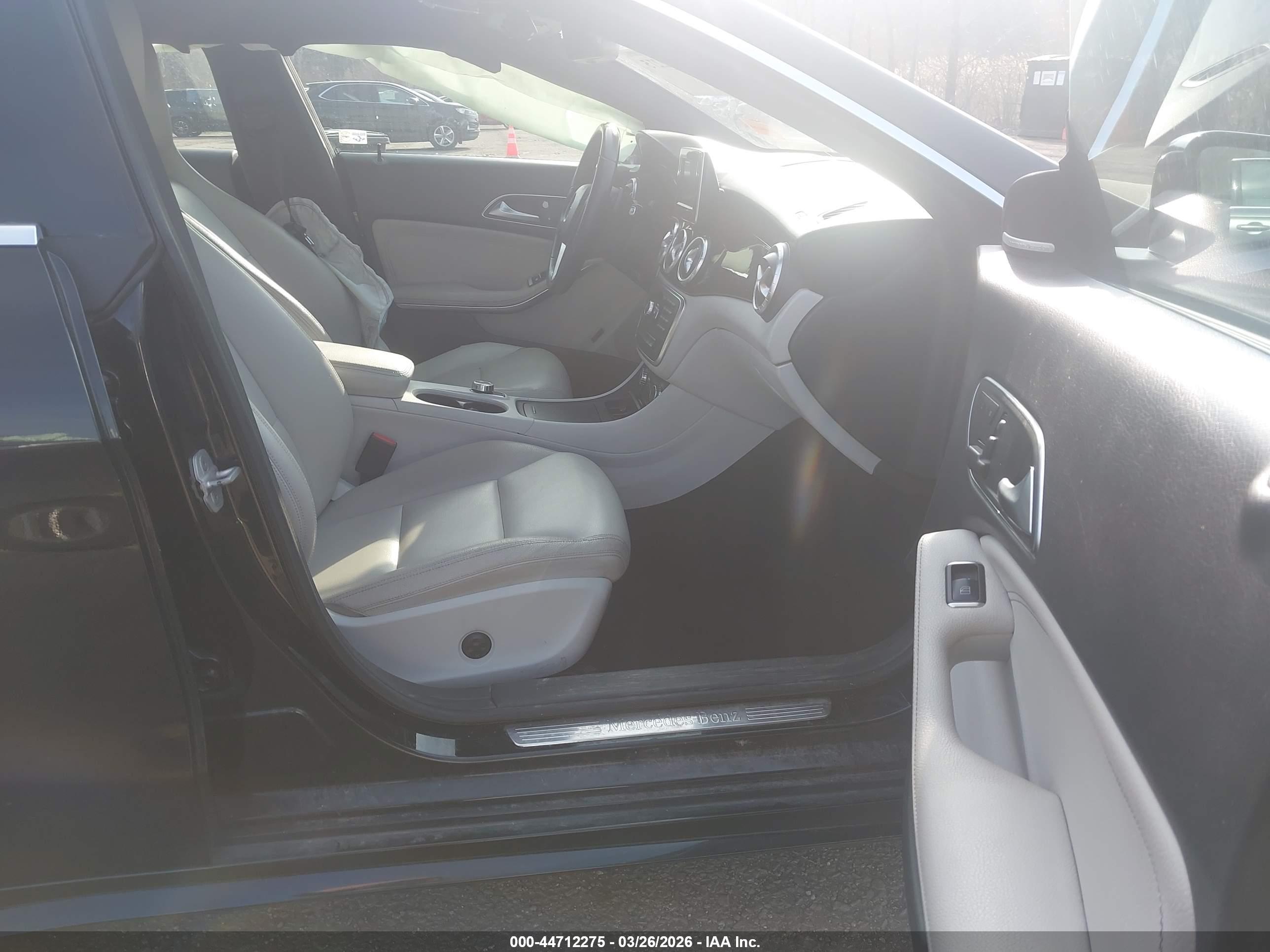 MERCEDES-BENZ CLA image 5