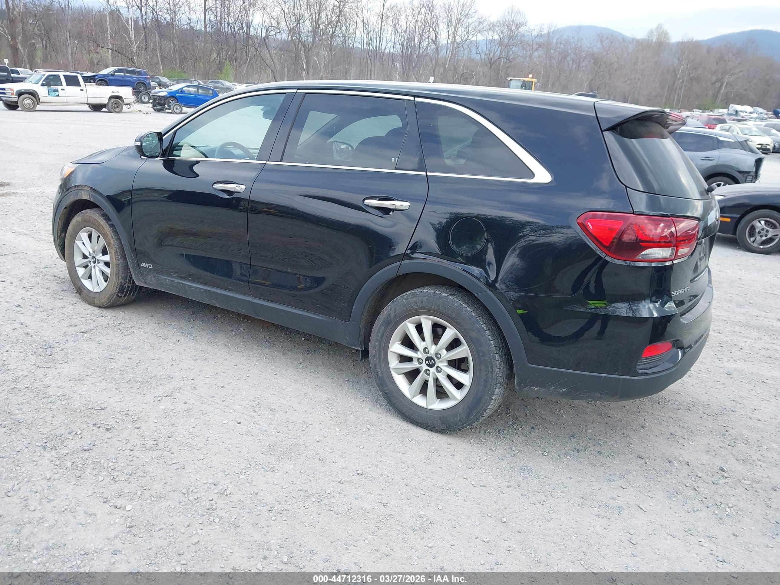 KIA SORENTO image 3