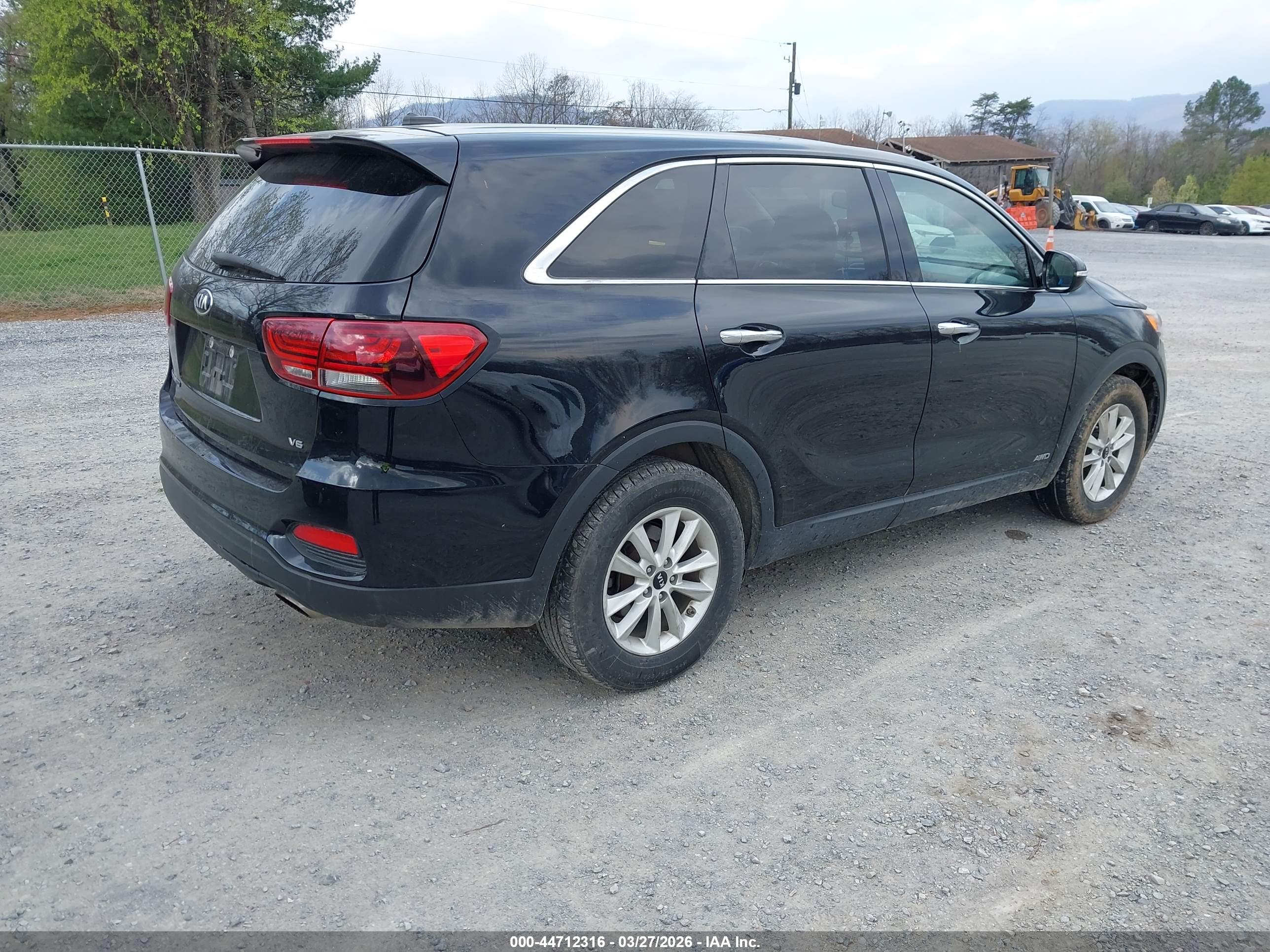 KIA SORENTO image 4